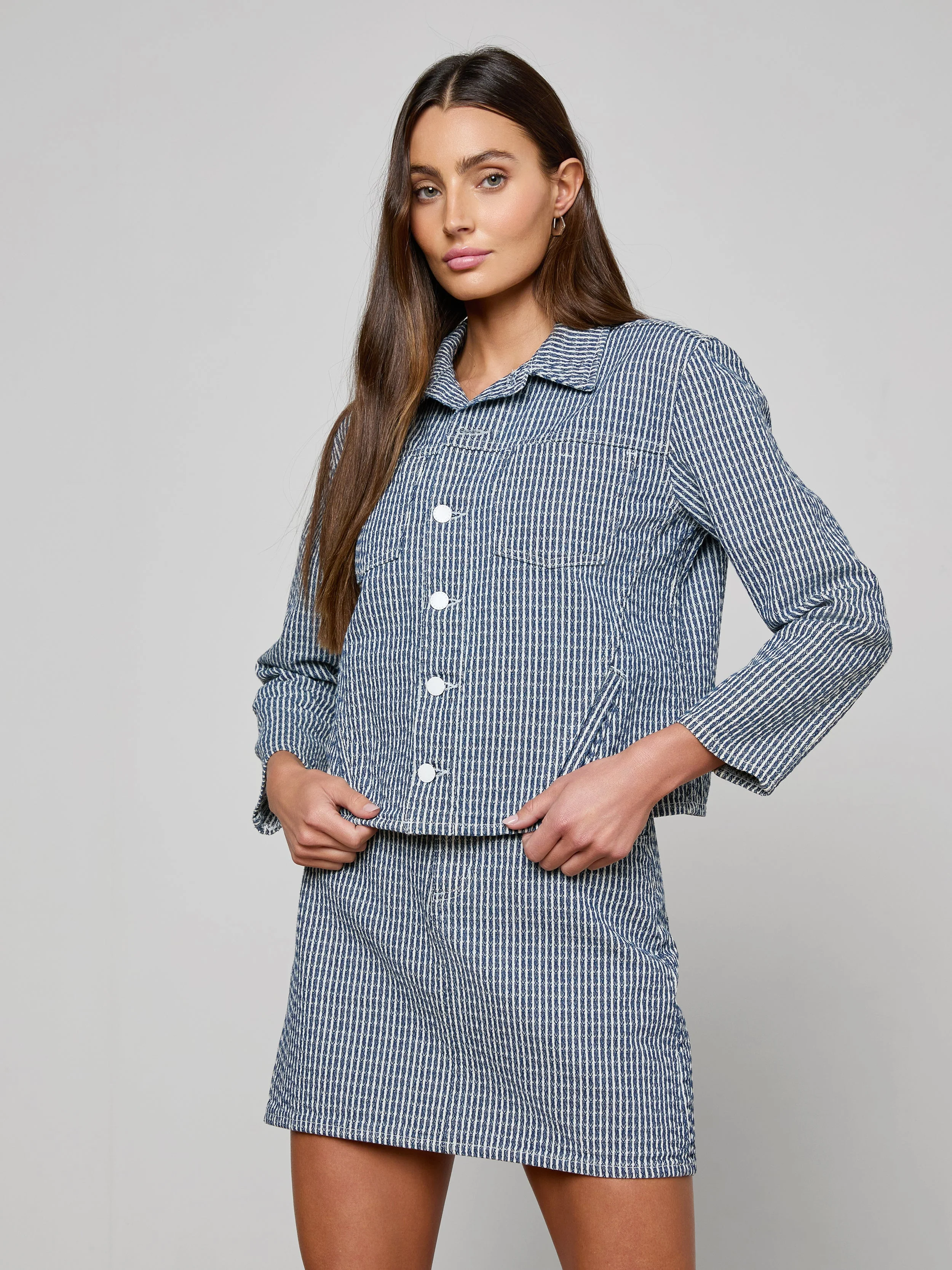 L'AGENCE - Nelly Cropped Jacket - Image 2