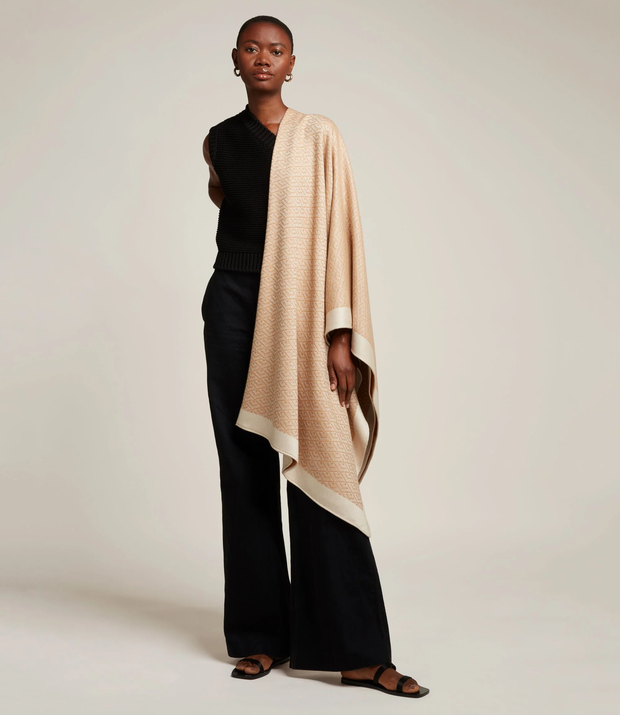 Metier - Large Cashmere Throw Camel and White Sand - Image 3