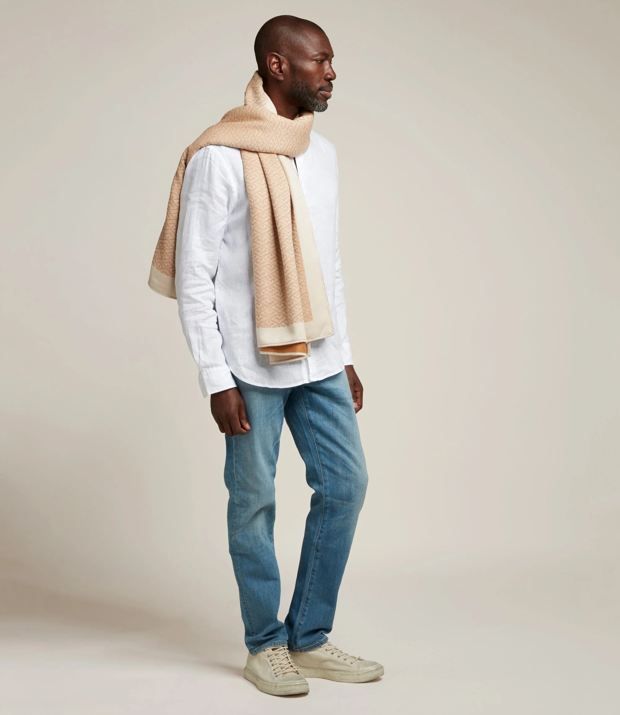 Metier - Large Cashmere Throw Camel and White Sand - Image 4