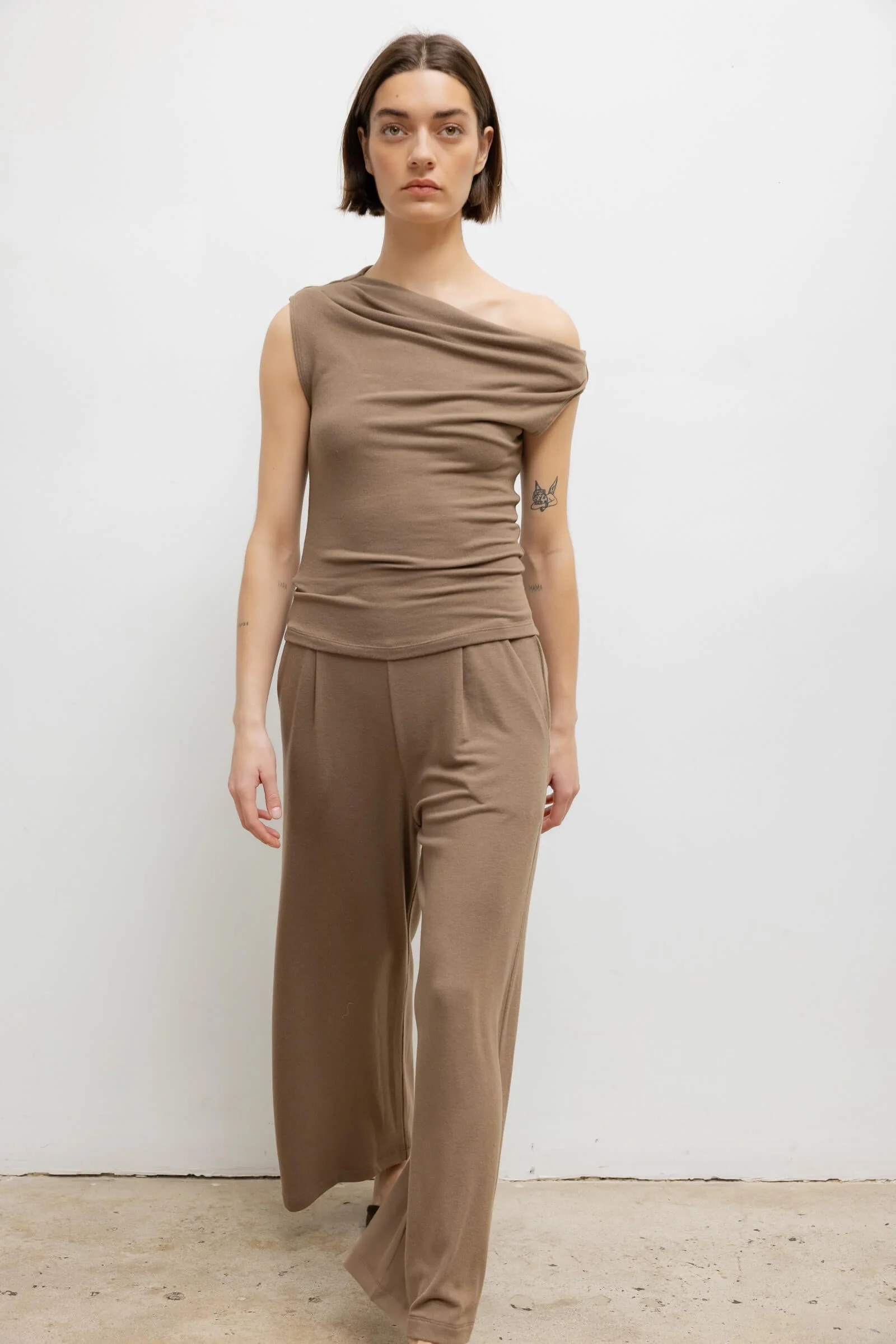 Leset - Lauren Ruched Asymmetrical Shoulder Top - Image 4