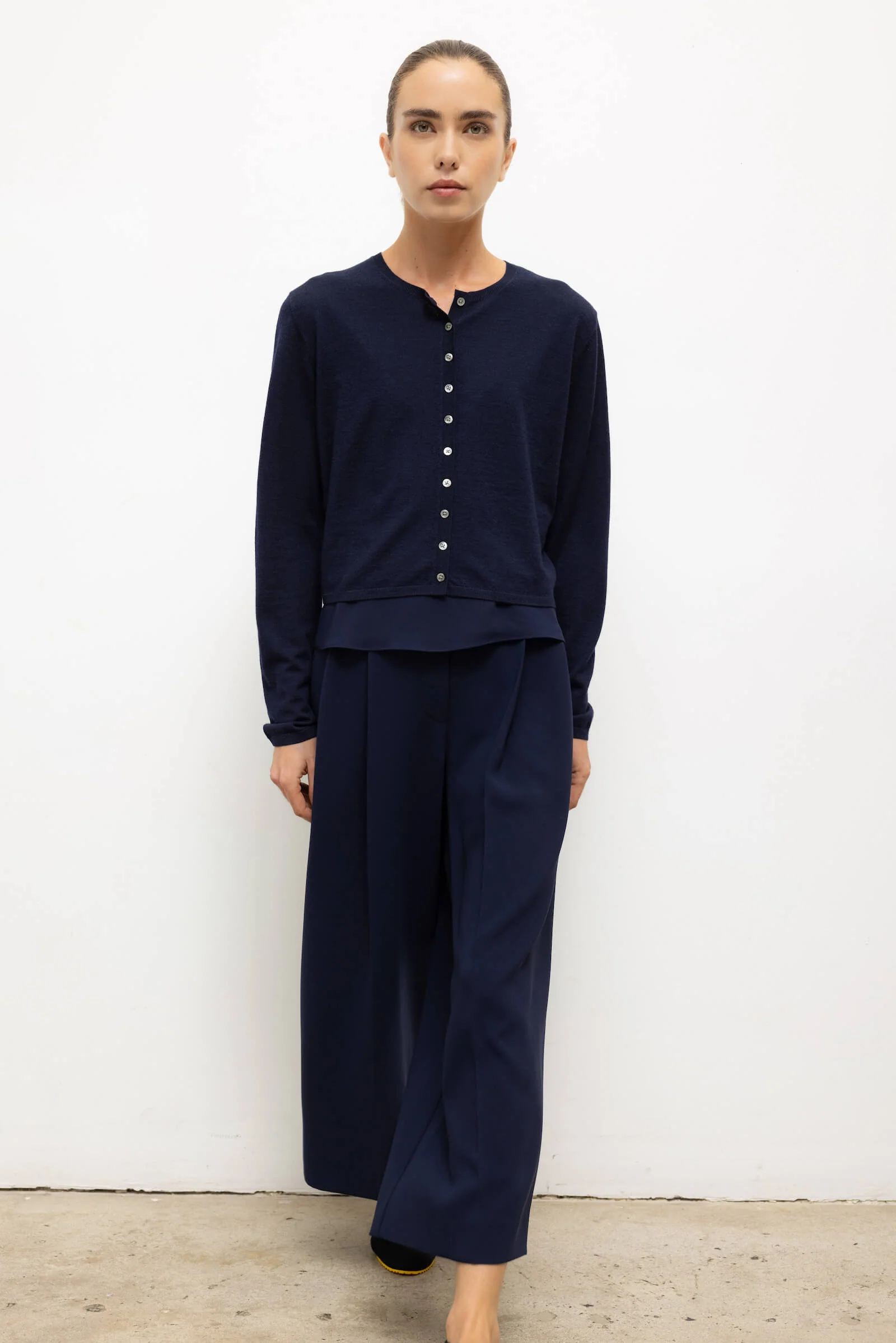 Leset - Pre - Order: James Crew Cardigan - Image 4