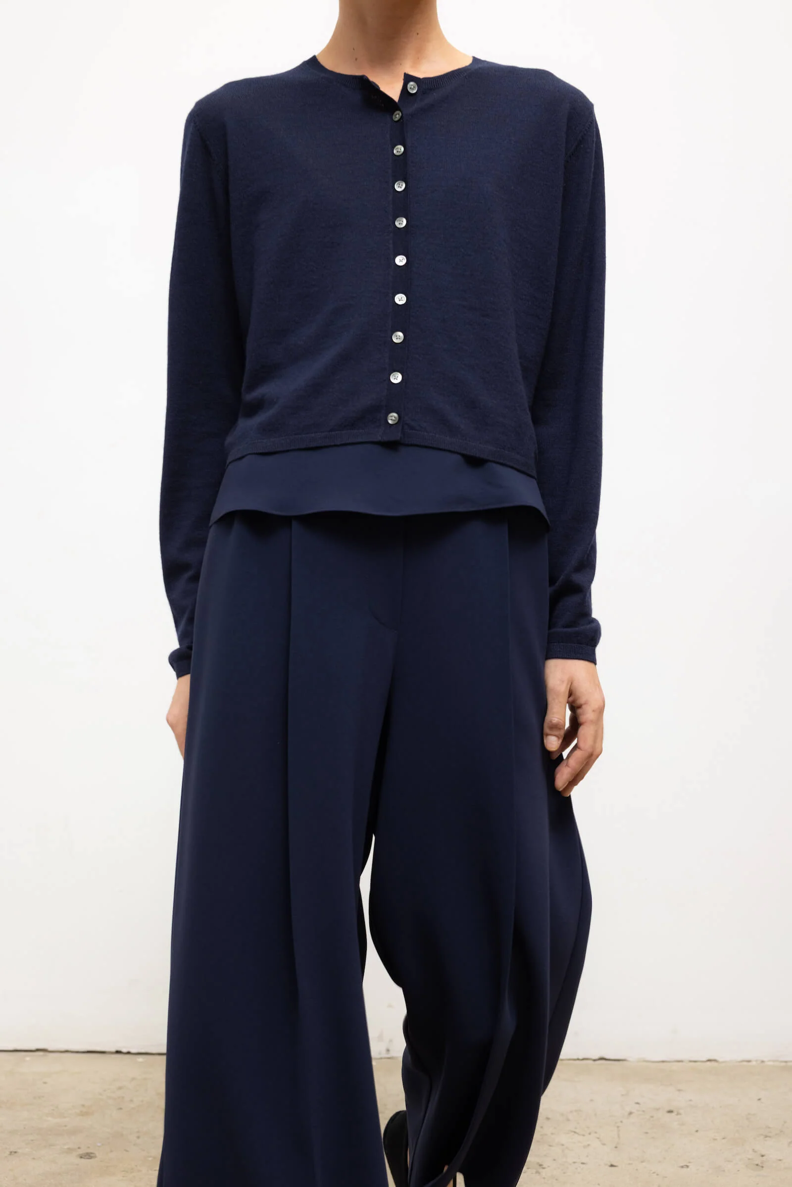 Leset - Pre - Order: James Crew Cardigan - Image 5