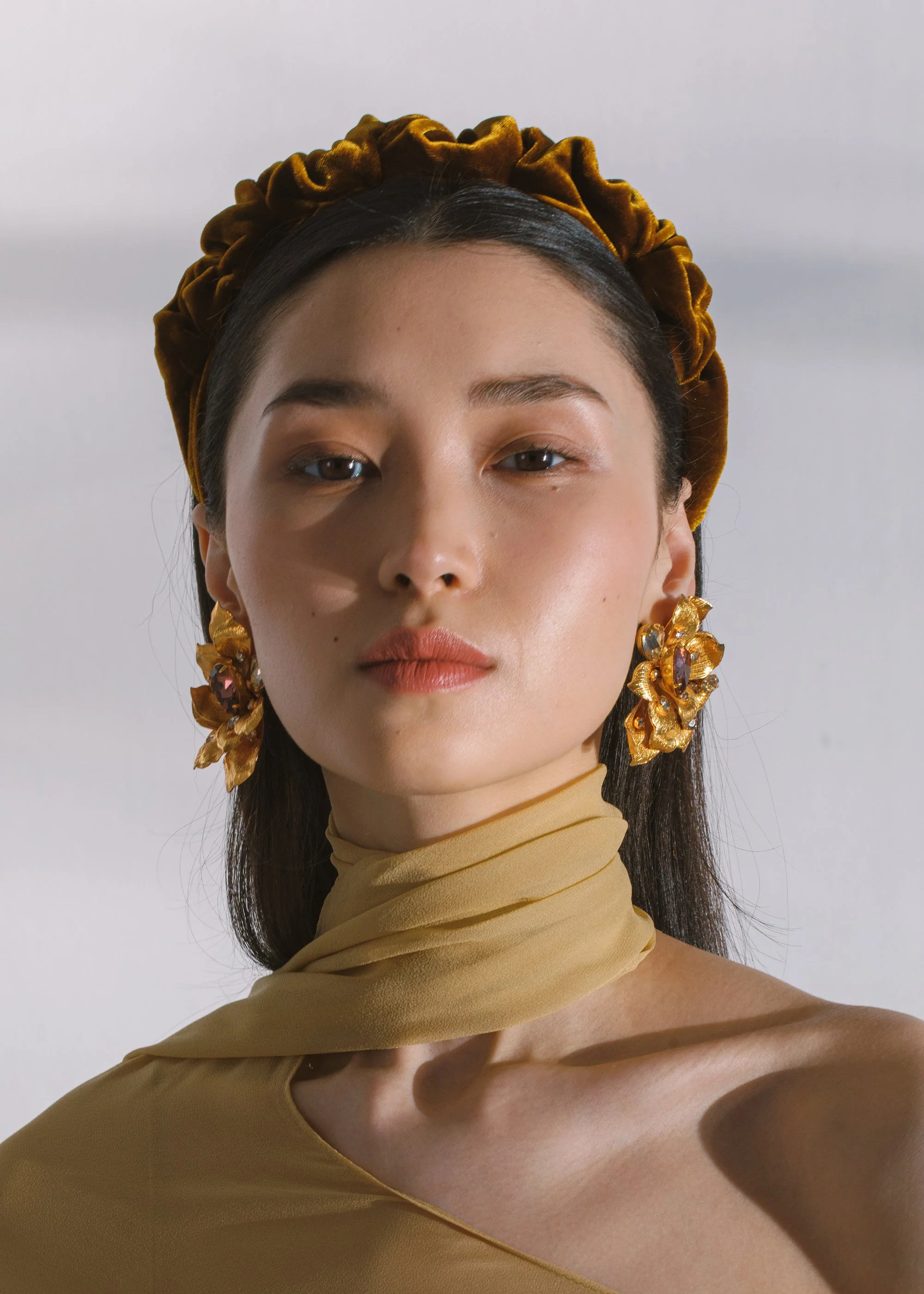 Jennifer Behr - Lia Headband in Velvet - Image 3