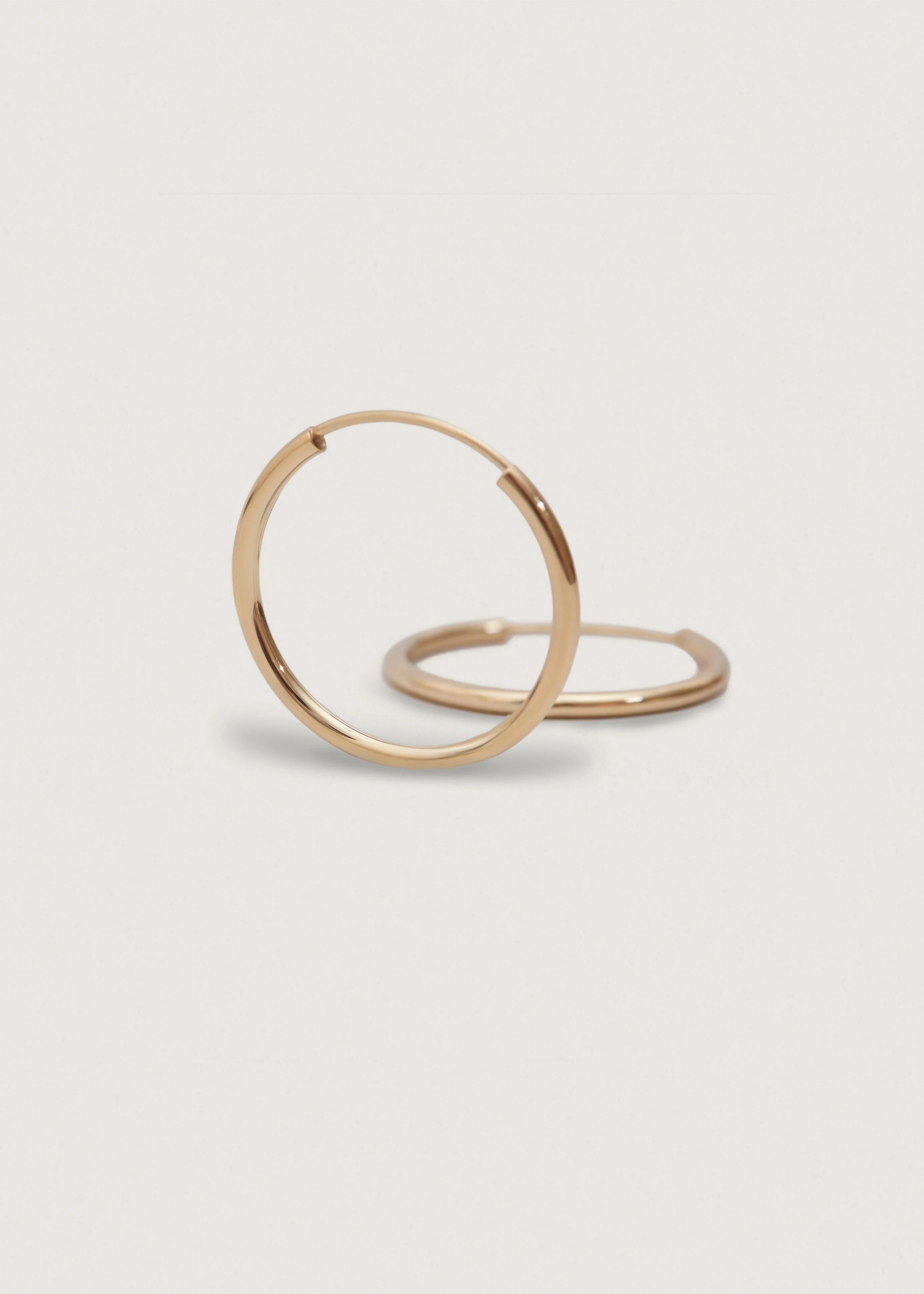 Kinn - Lightweight Hoop Earrings Large - Image 3