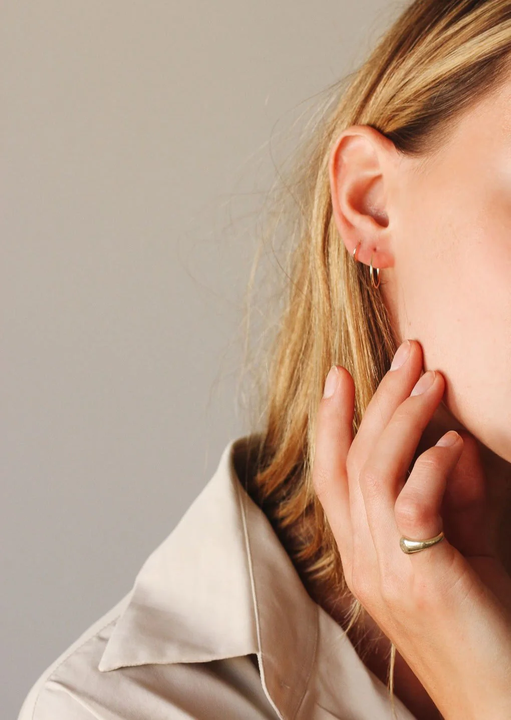 Kinn - Lightweight Hoop Earrings Small - Image 6