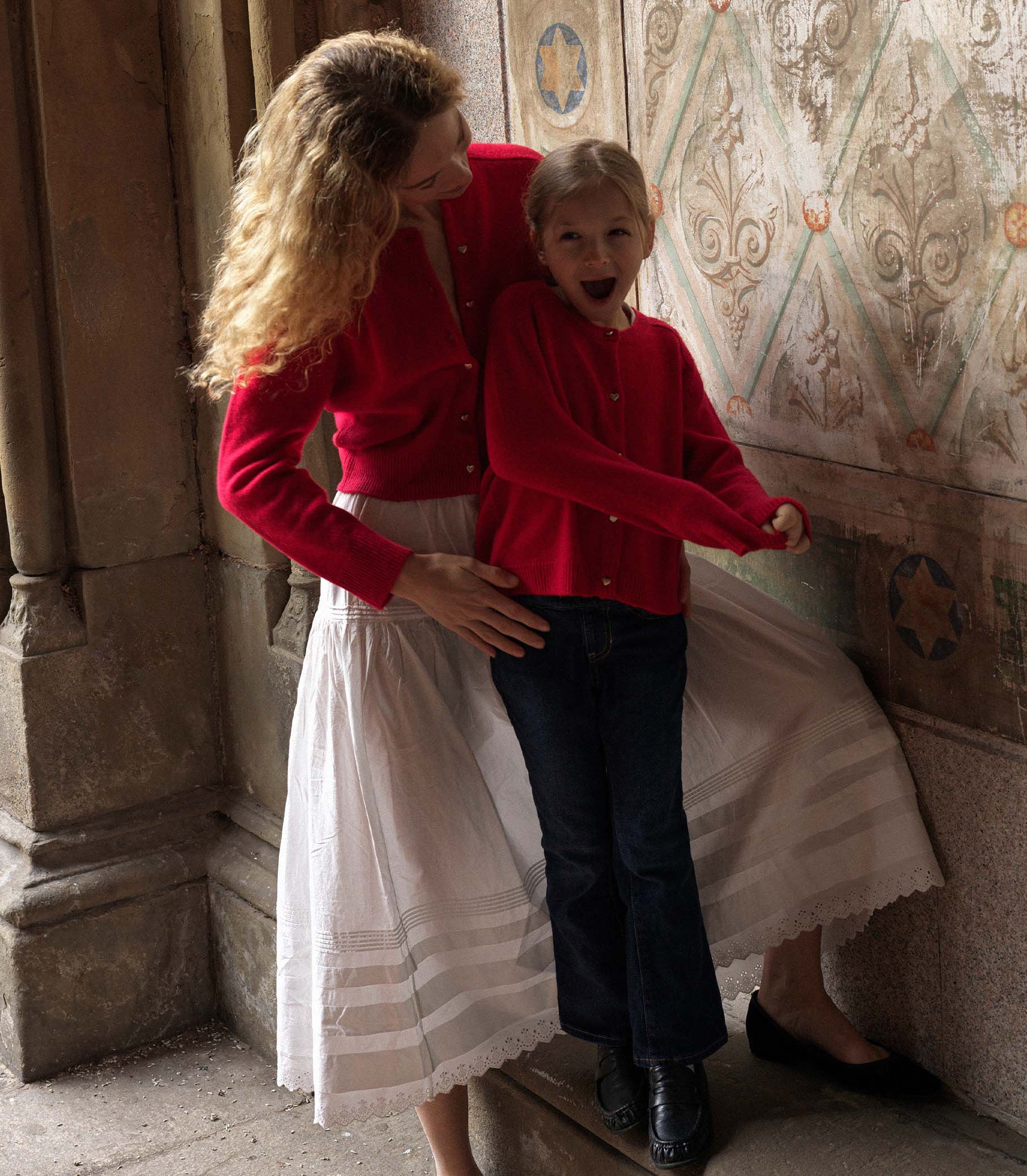 DÔEN - LITTLE VIVELLE CARDIGAN -- SCARLET ROSE - Image 5