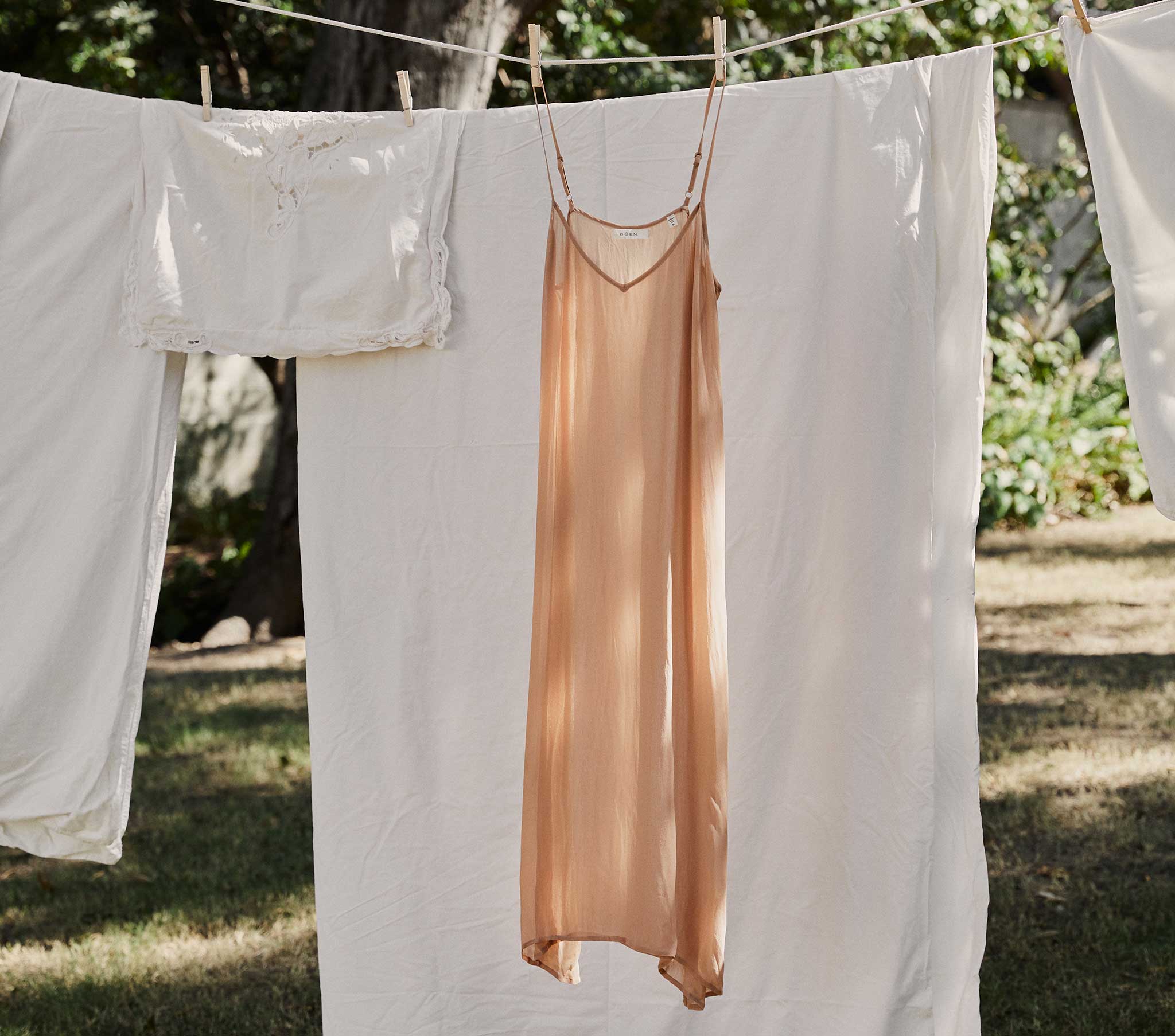 DOEN - LONG DEEP V - NECK SLIP
