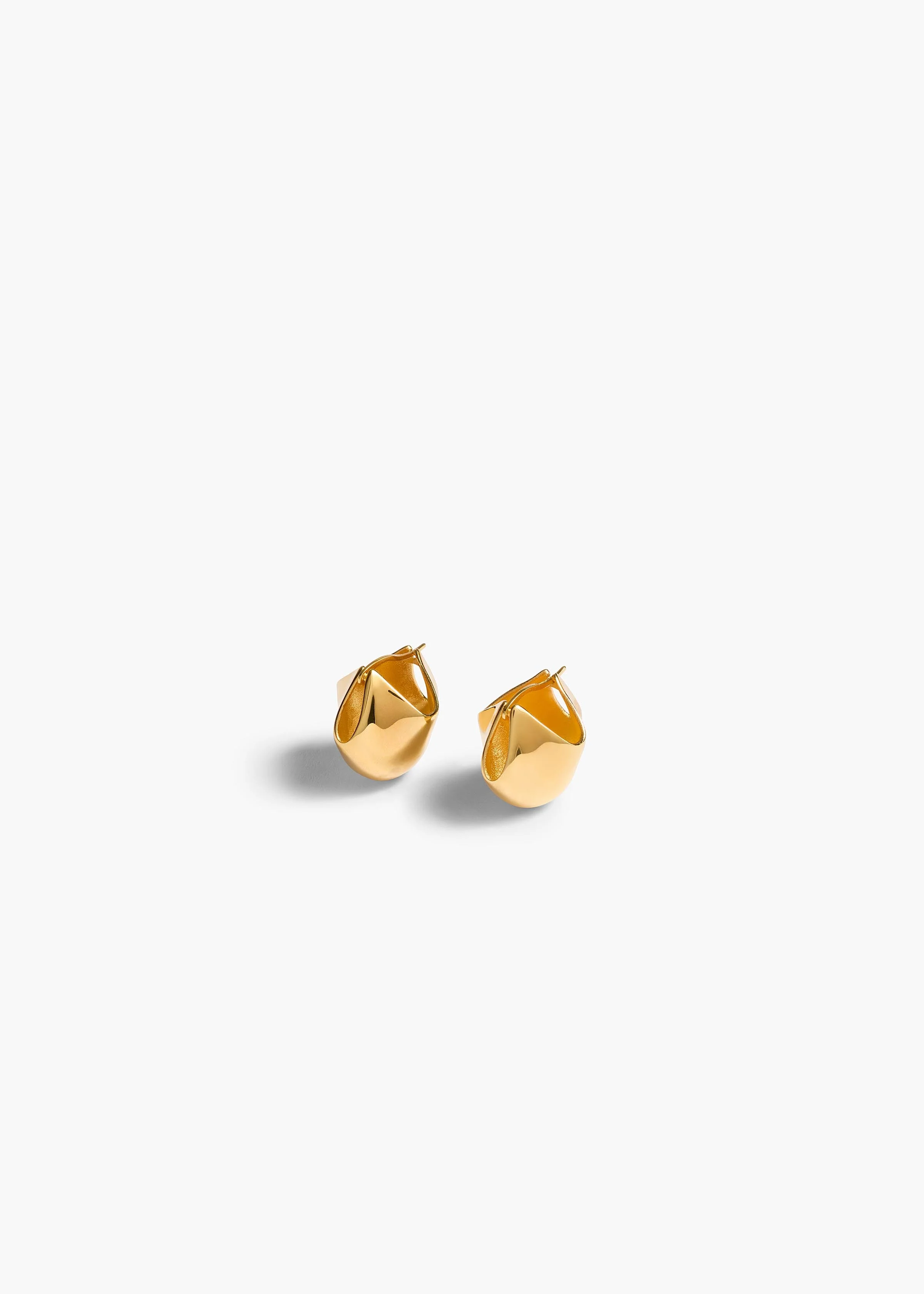 Khaite - Small Lotus Earrings in Gold