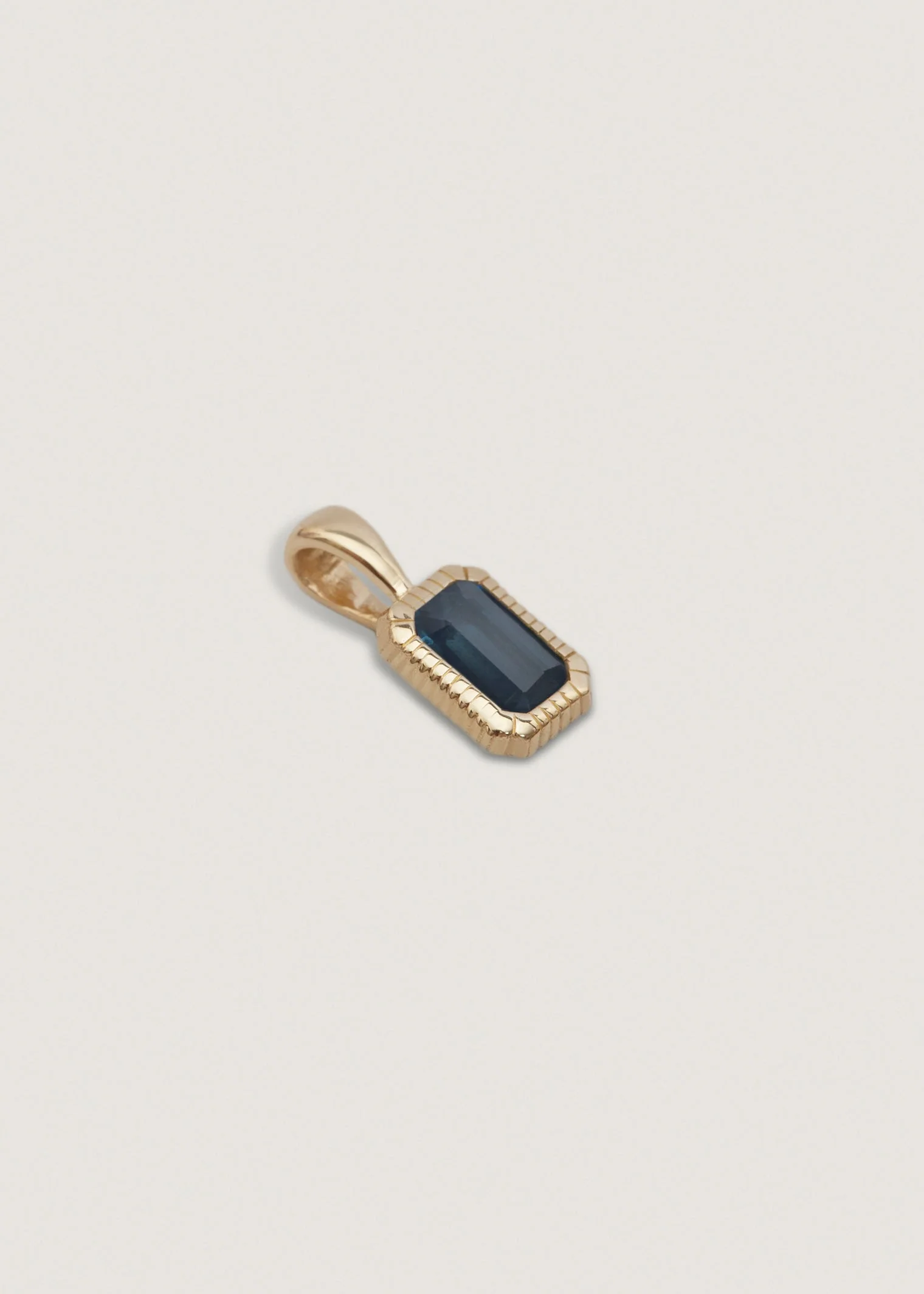 Kinn - Lyra Emerald Cut Pendant Blue Sapphire - Image 3