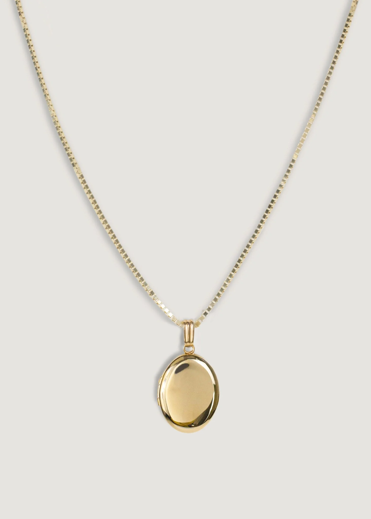 Kinn - Maison Oval Locket Necklace - Image 4