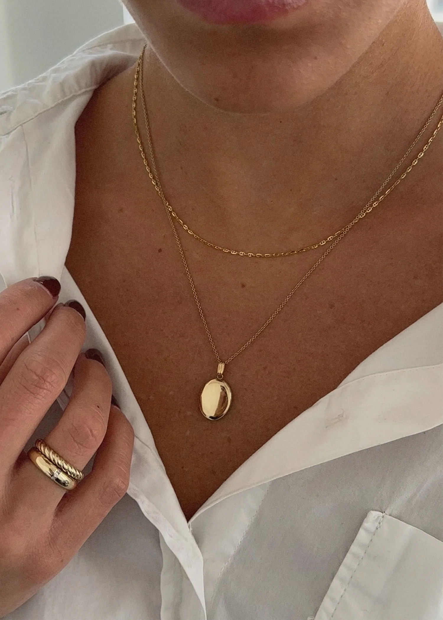 Kinn - Maison Oval Locket Necklace - Image 9