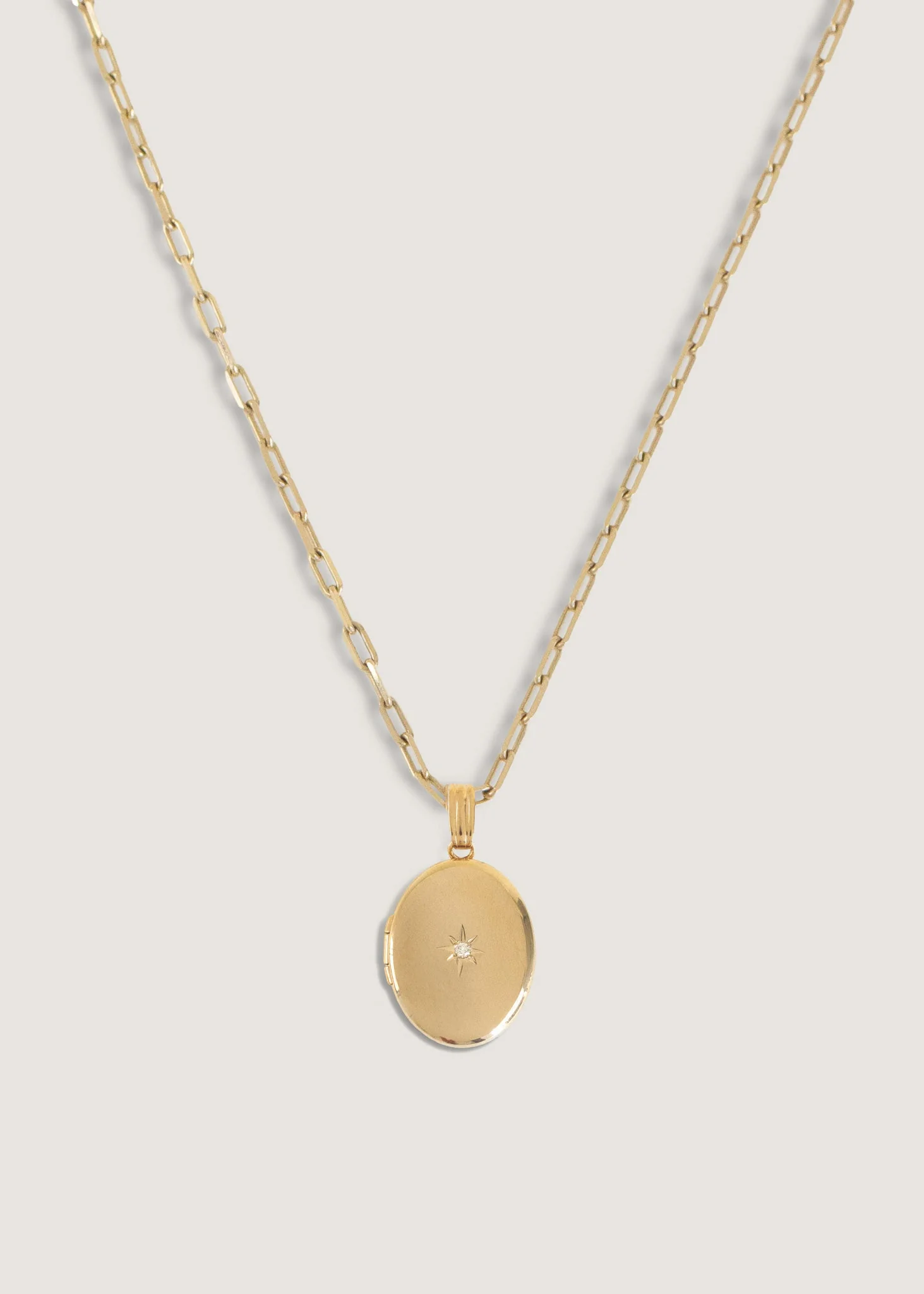 Kinn - Maison Oval Locket Necklace Diamond - Image 8