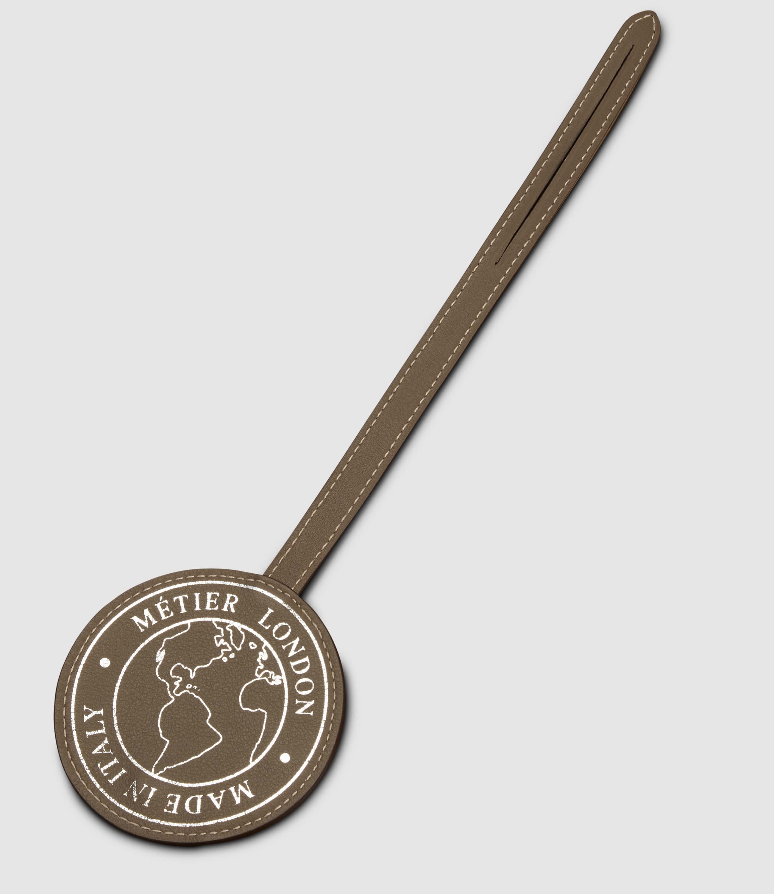 Metier - Métier Luggage Tag Smooth Calfskin Taupe with Salt Stitching