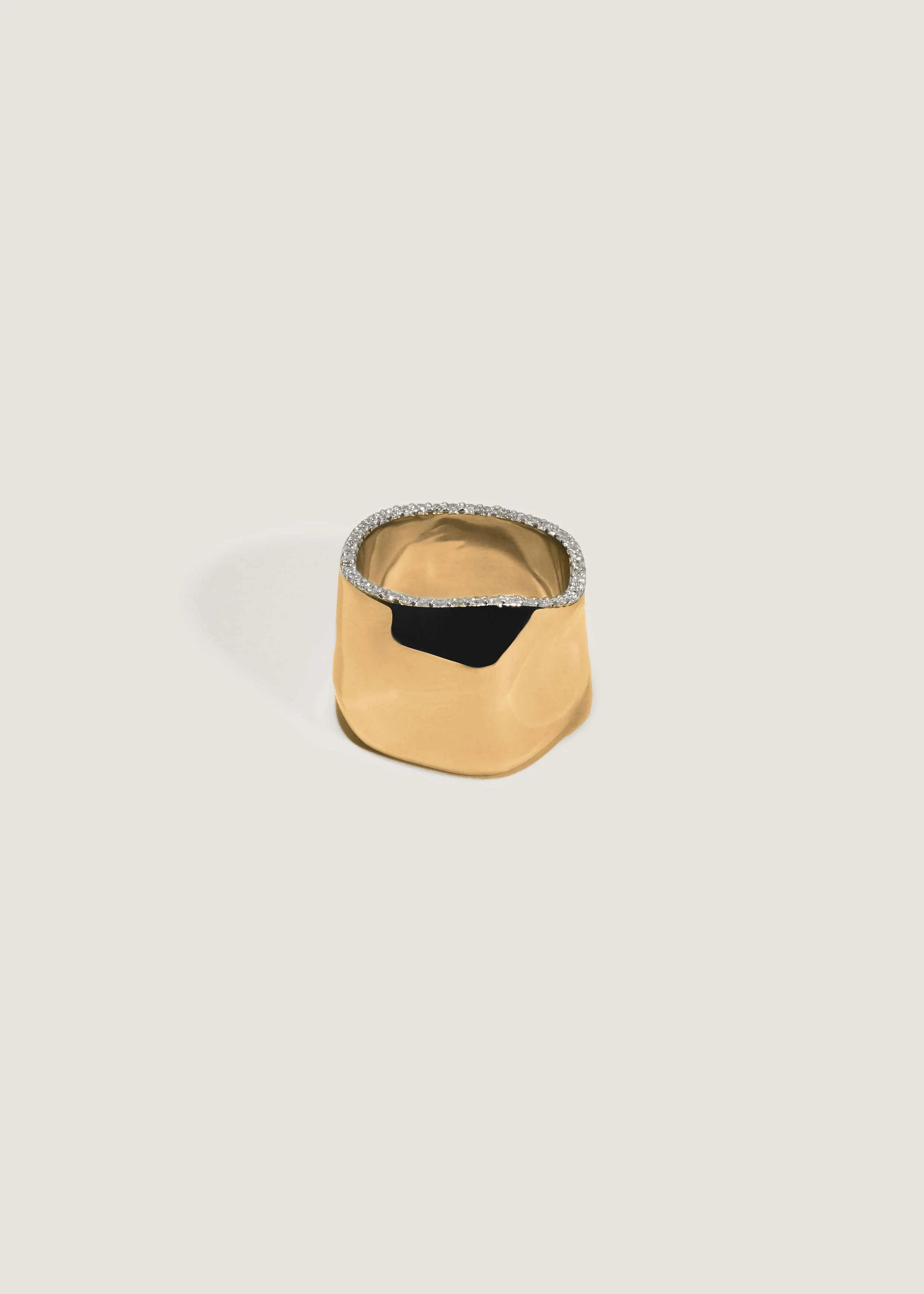 Kinn - Mira Sculptural Cigar Band Ring Diamond Gold