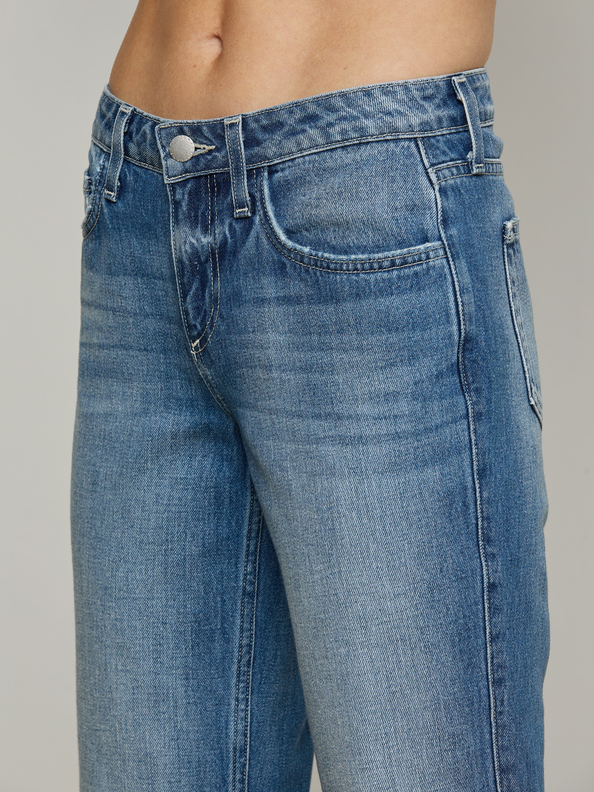 L'AGENCE - Nevia Slouchy Straight - Leg Jean - Image 3