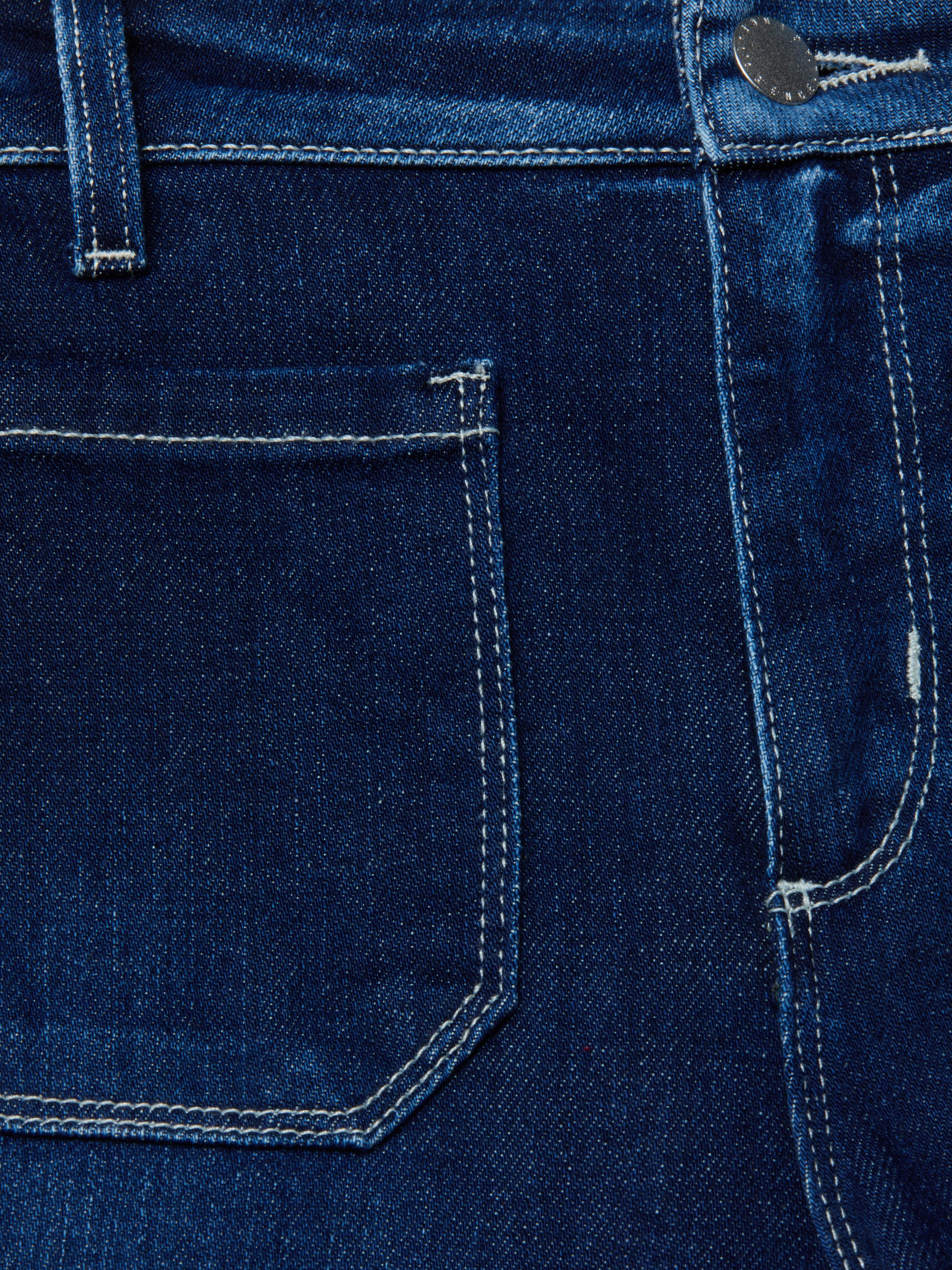 L'AGENCE - Noya Cropped Slim Flare Jean - Image 13
