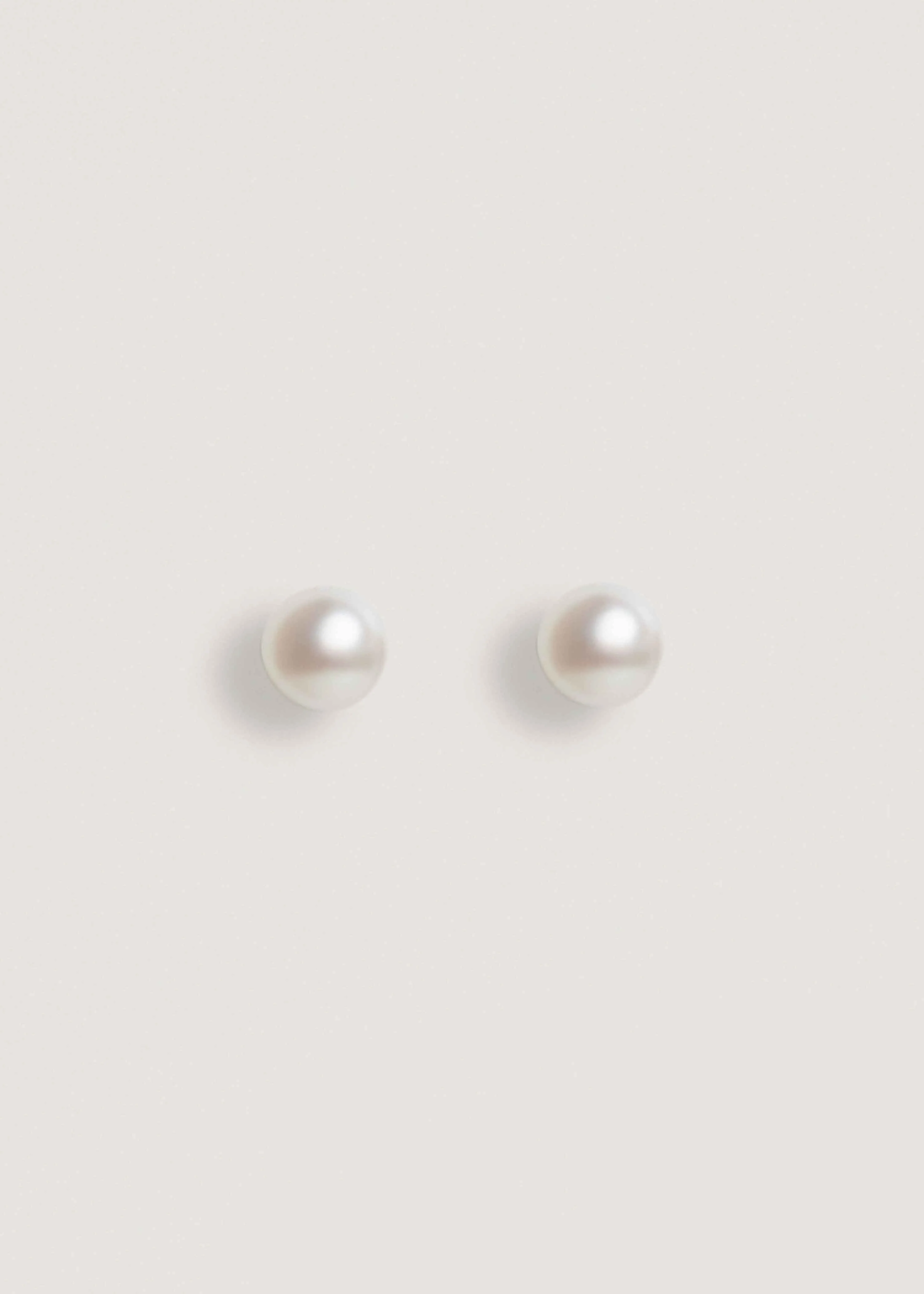 Kinn - Pearl Stud Earrings