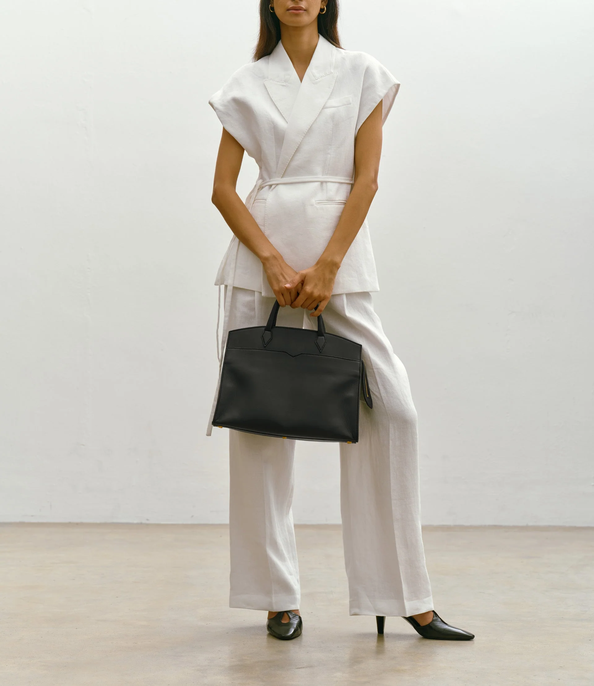 Metier - Pendulum 36 Buttery Nappa Black - Image 2