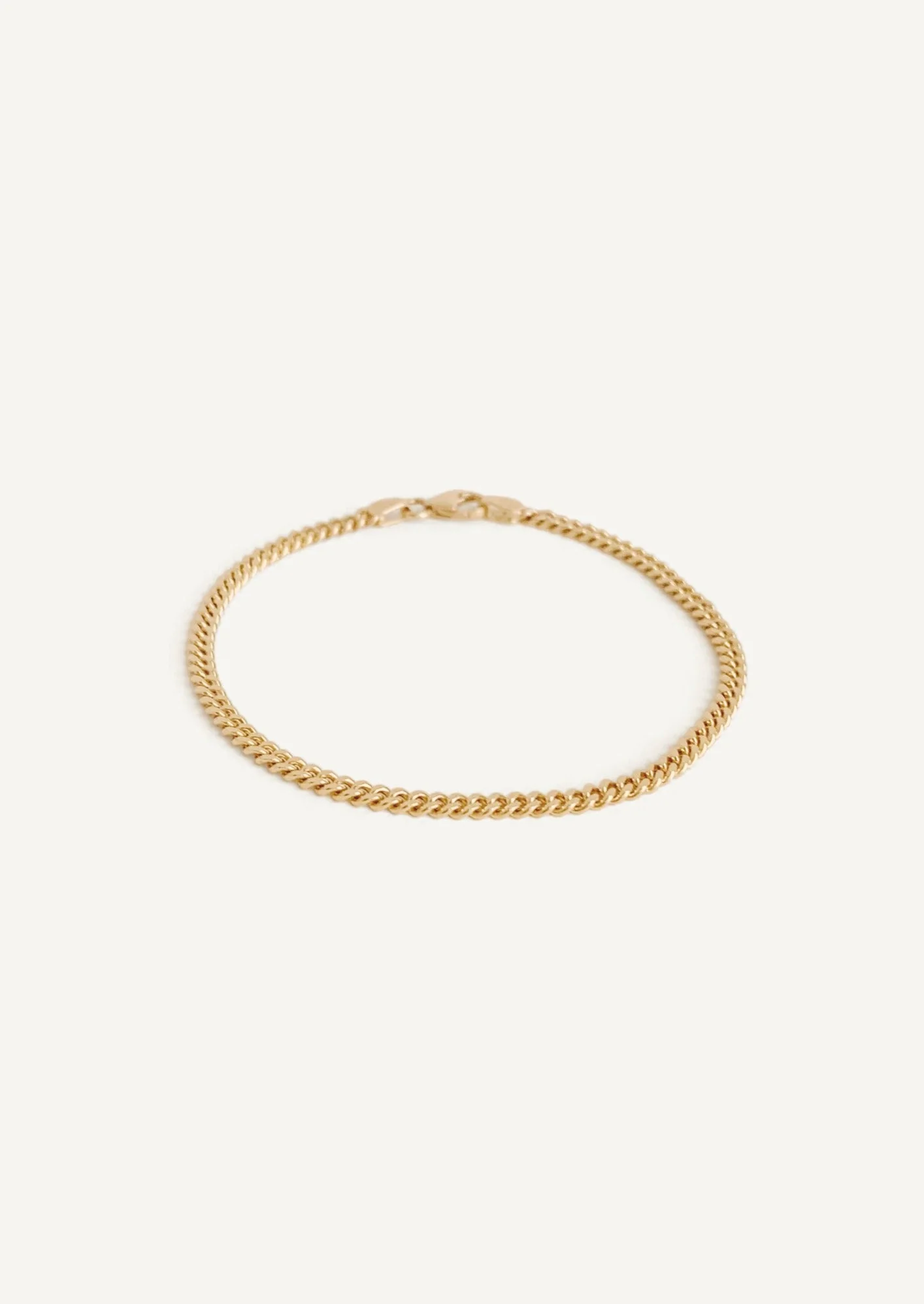 Kinn - Petite Capri Curb Chain Bracelet - Image 3