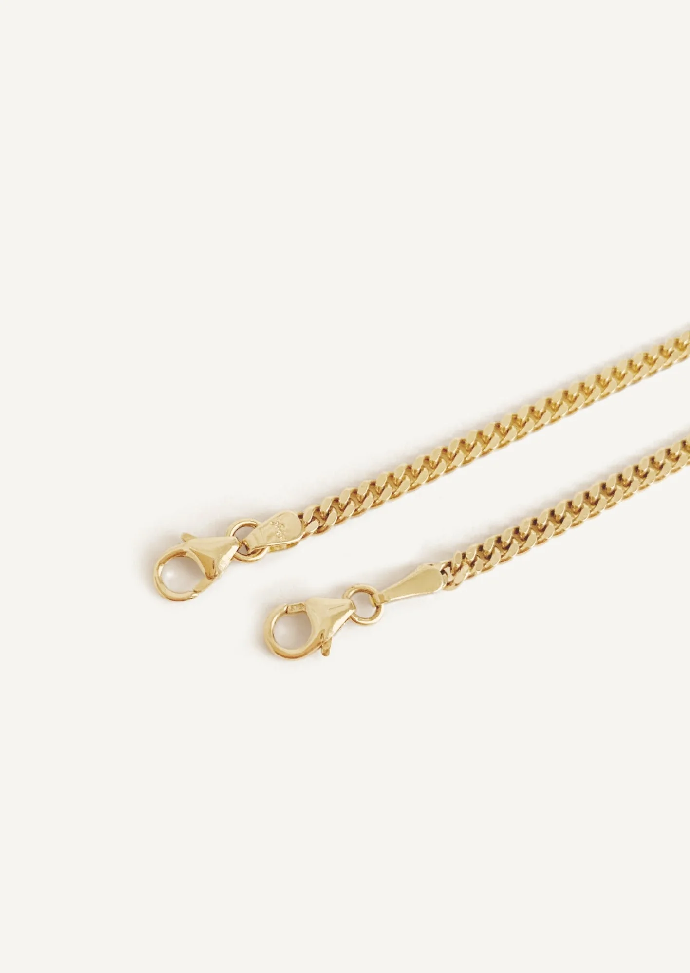 Kinn - Petite Capri Curb Chain Bracelet - Image 6