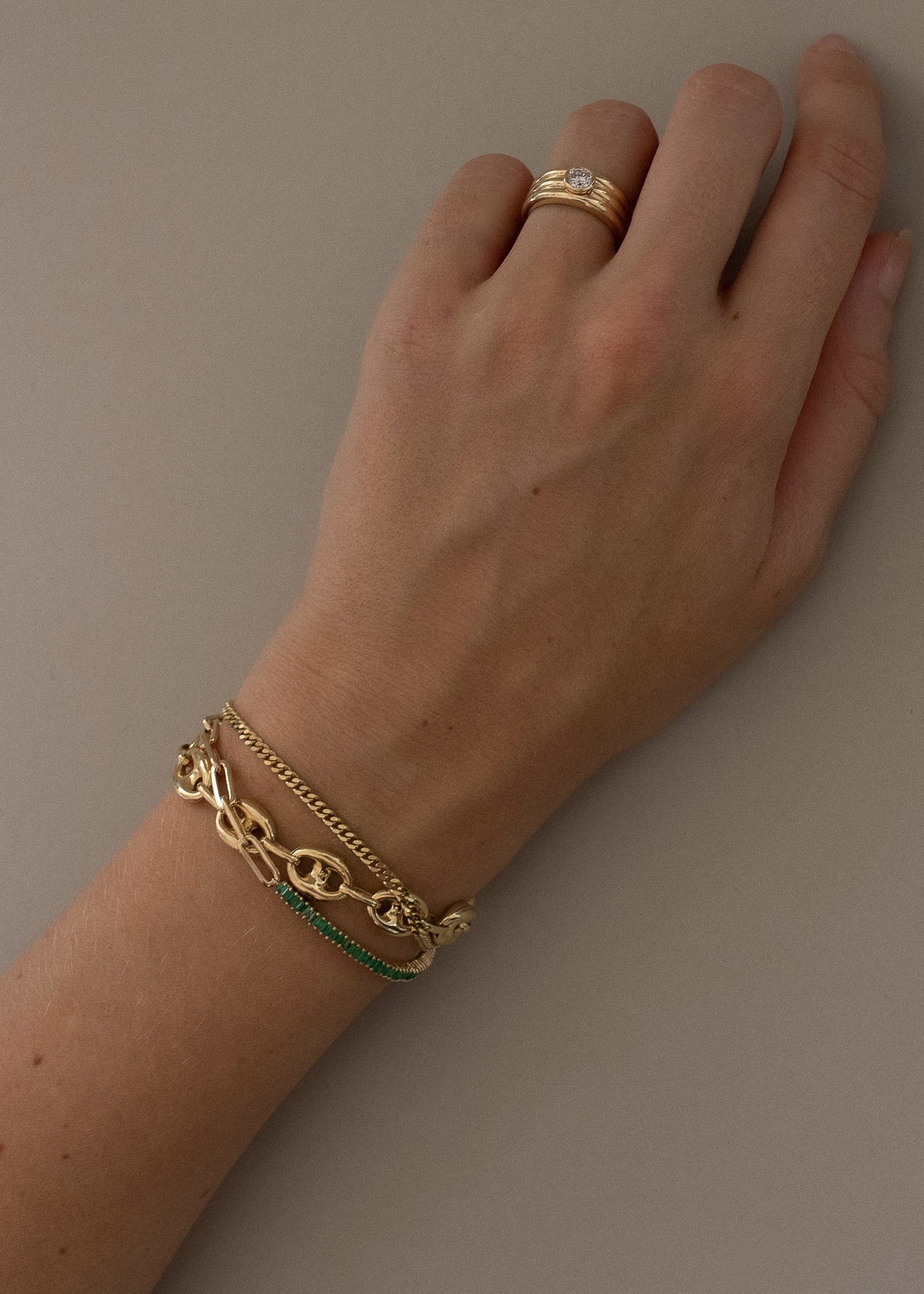 Kinn - Petite Capri Curb Chain Bracelet - Image 9