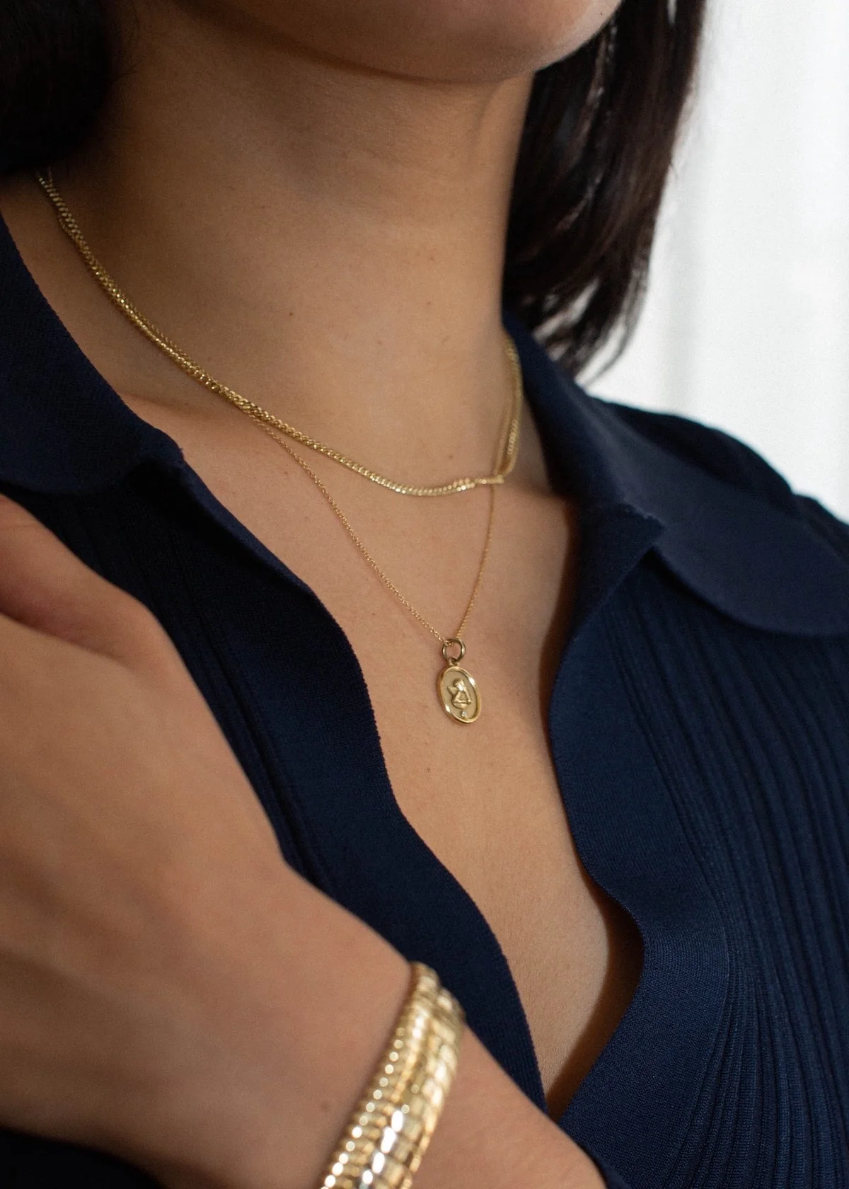 Kinn - Petite Capri Curb Chain Necklace - Image 3