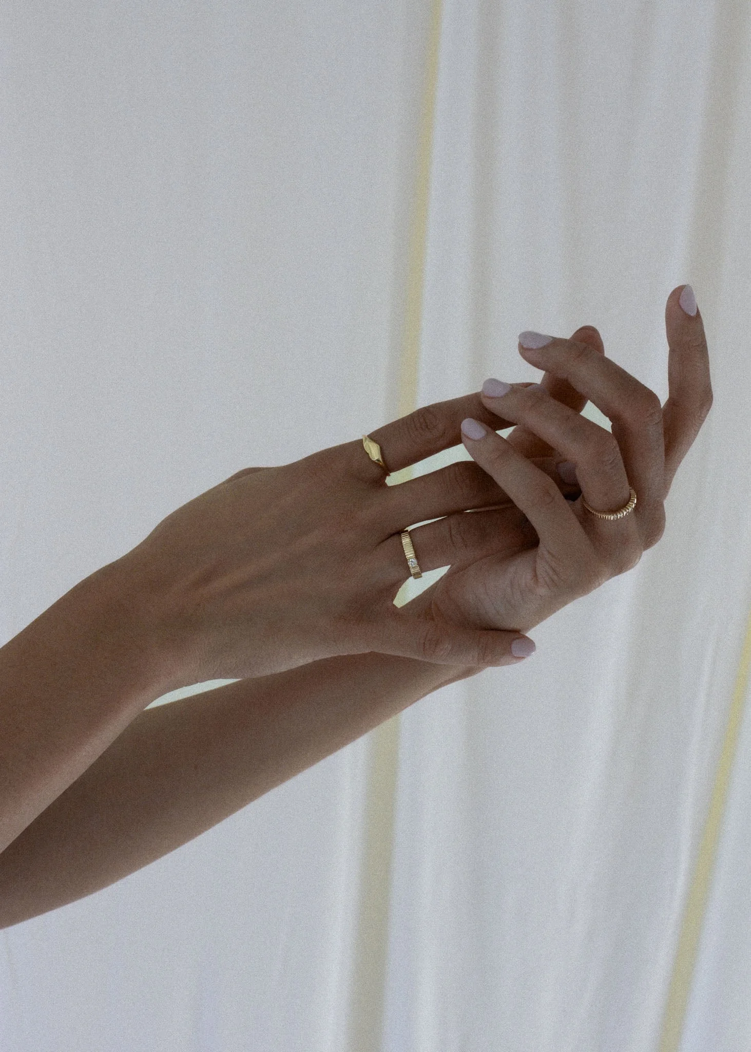 Kinn - Petite Classic Solis Ribbed Ring Diamond - Image 4