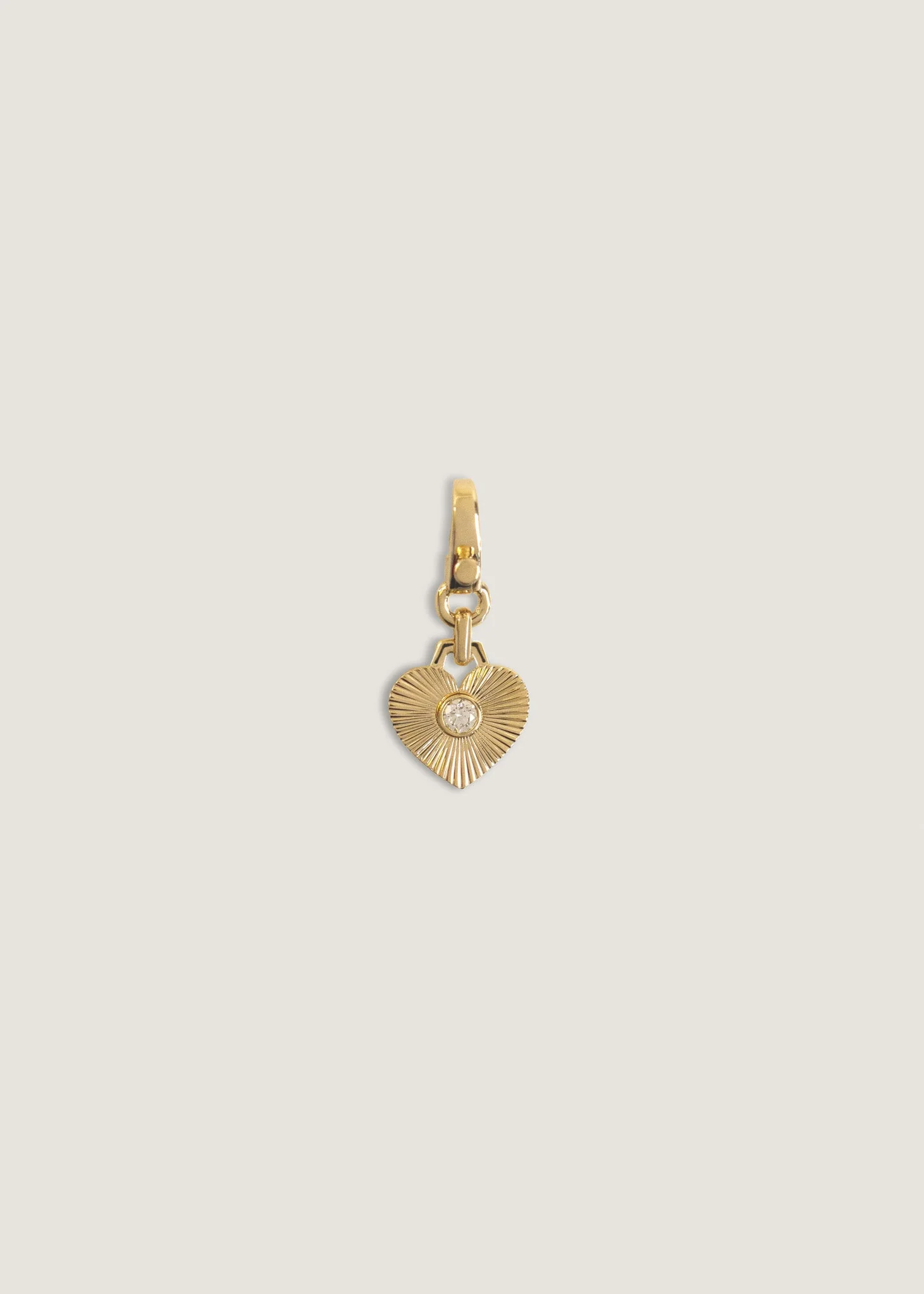 Kinn - Petite Diamond Ribbed Heart Pendant