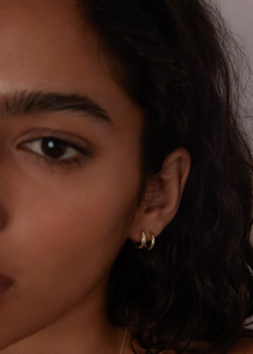 Kinn - Petite Huggie Earrings - Image 2