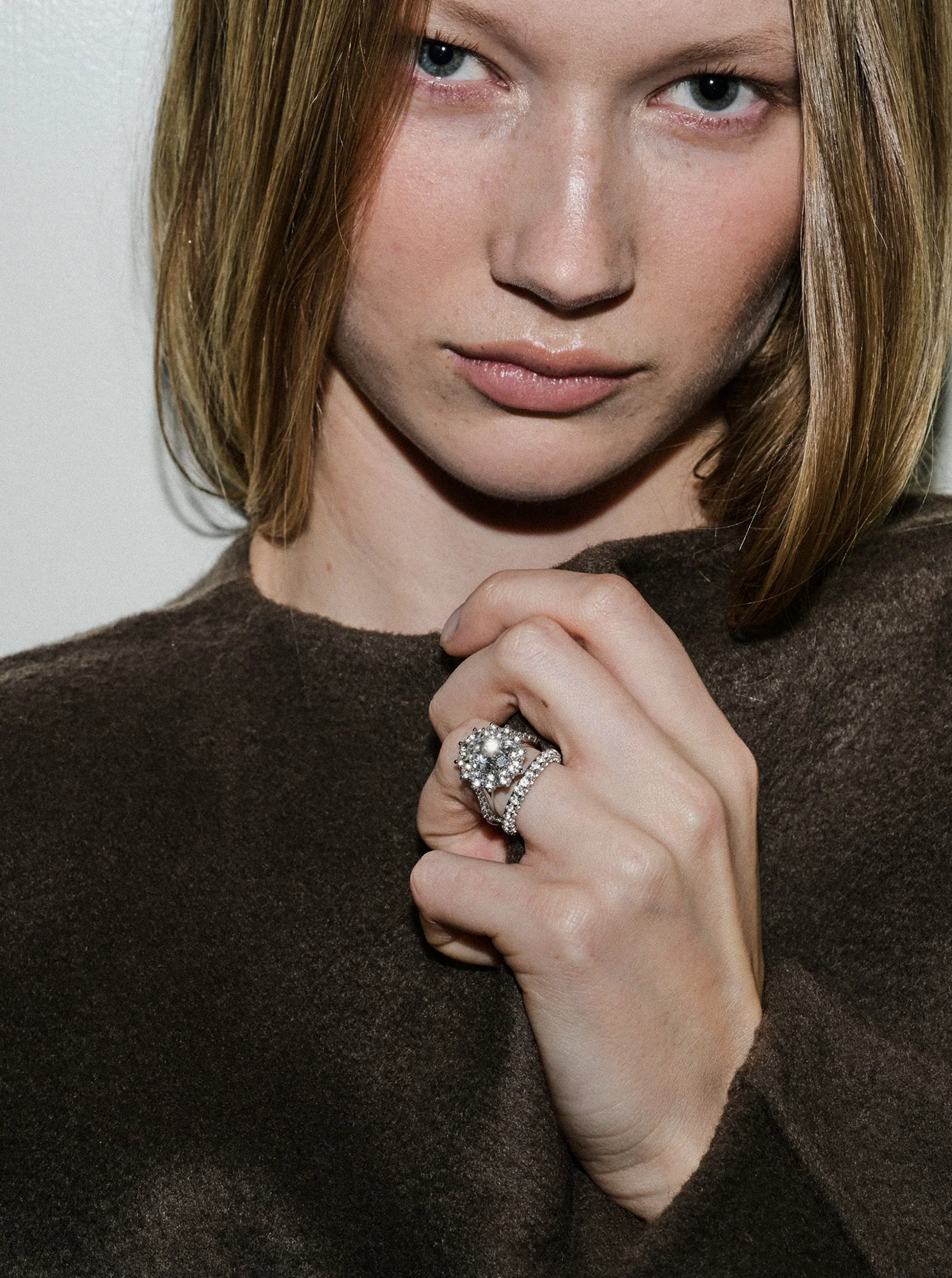 Dorsey - PETITE SPENCER, LAB EMERALD RING, GOLD - Image 3