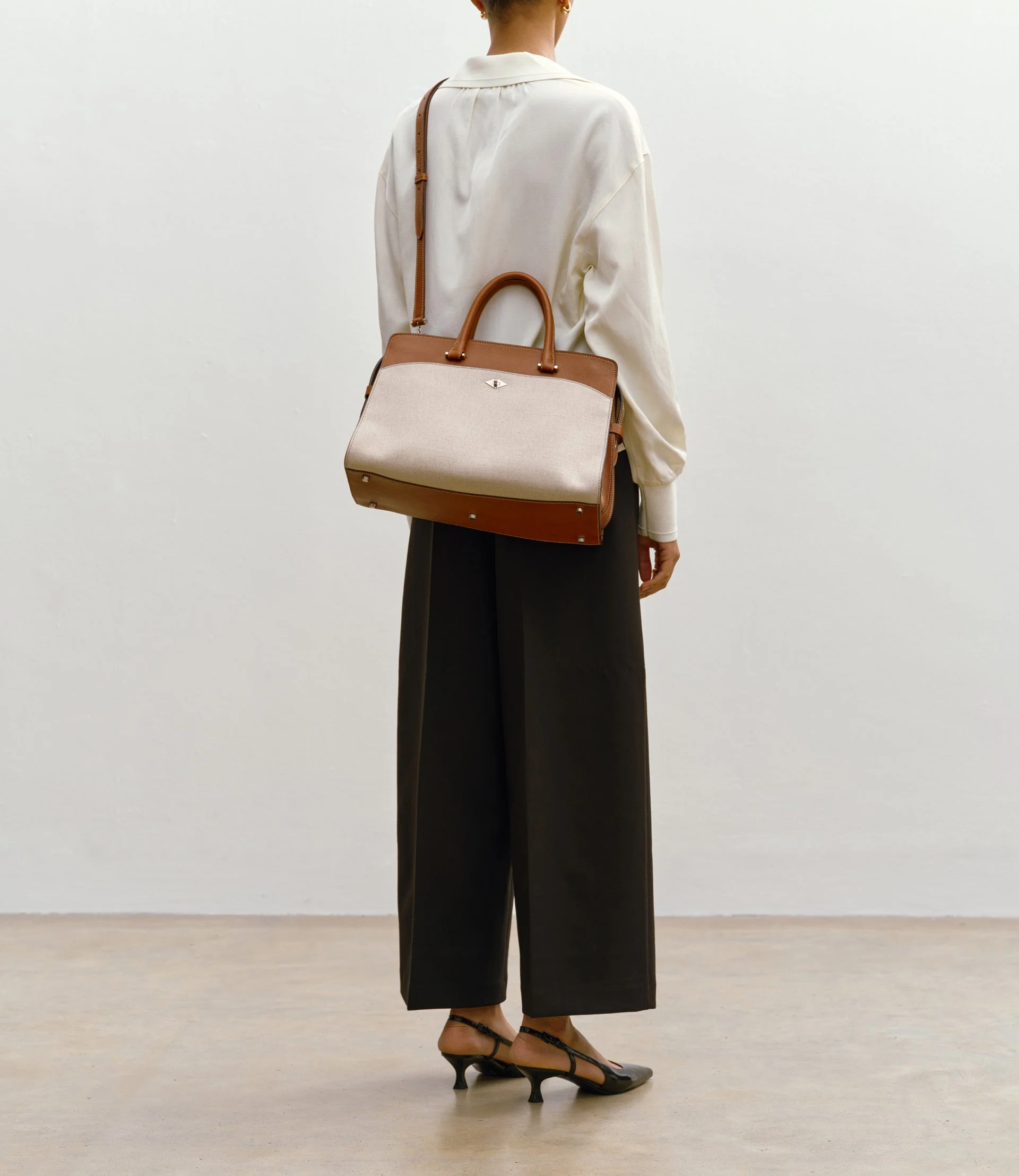 Metier - Private Eye Natural Linen and Buffalo Cognac - Image 5