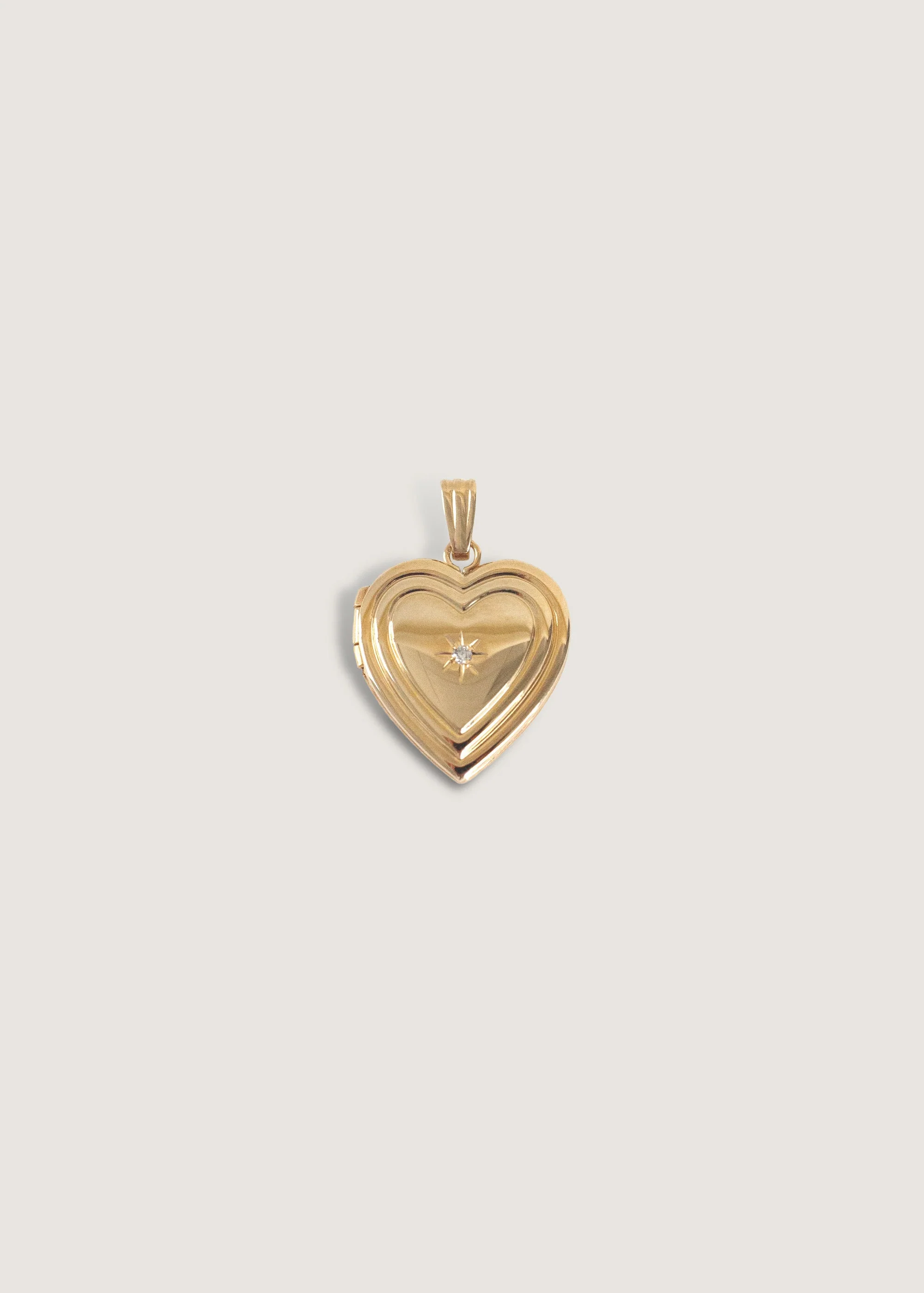 Kinn - Ribbed Maison Heart Locket Diamond
