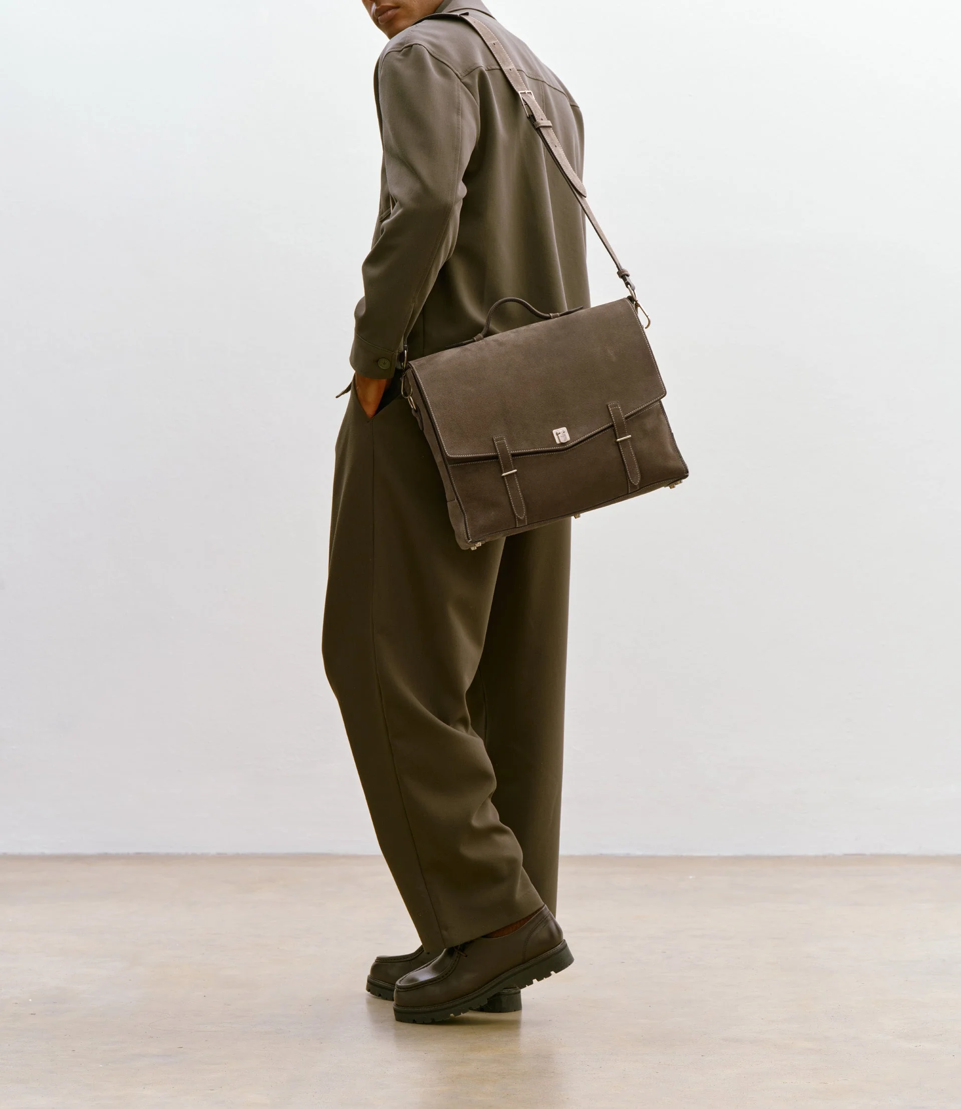 Metier - Rider Briefcase Suede Khaki - Image 2
