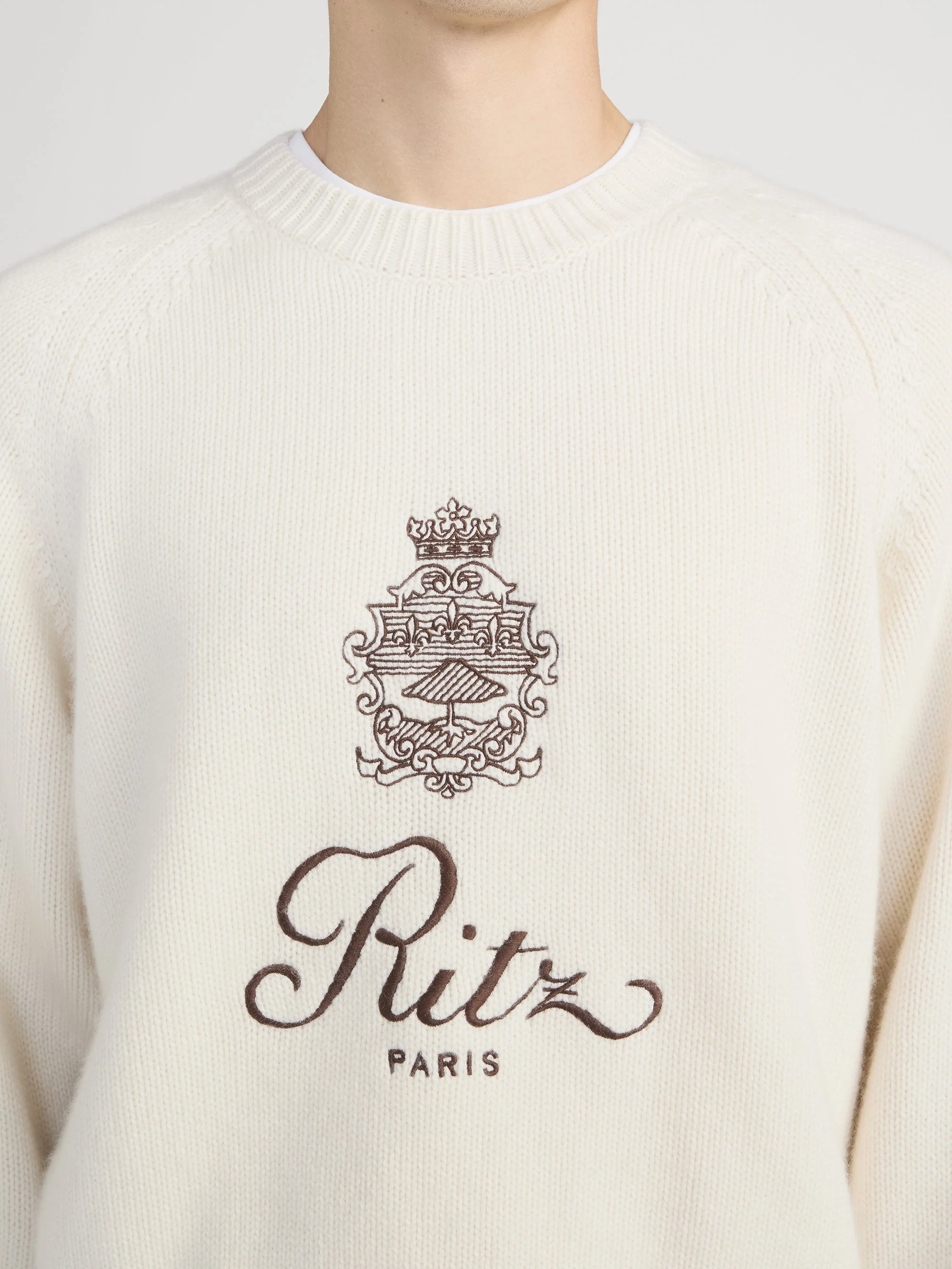 FRAME - Ritz Unisex Cashmere Sweater - Image 5