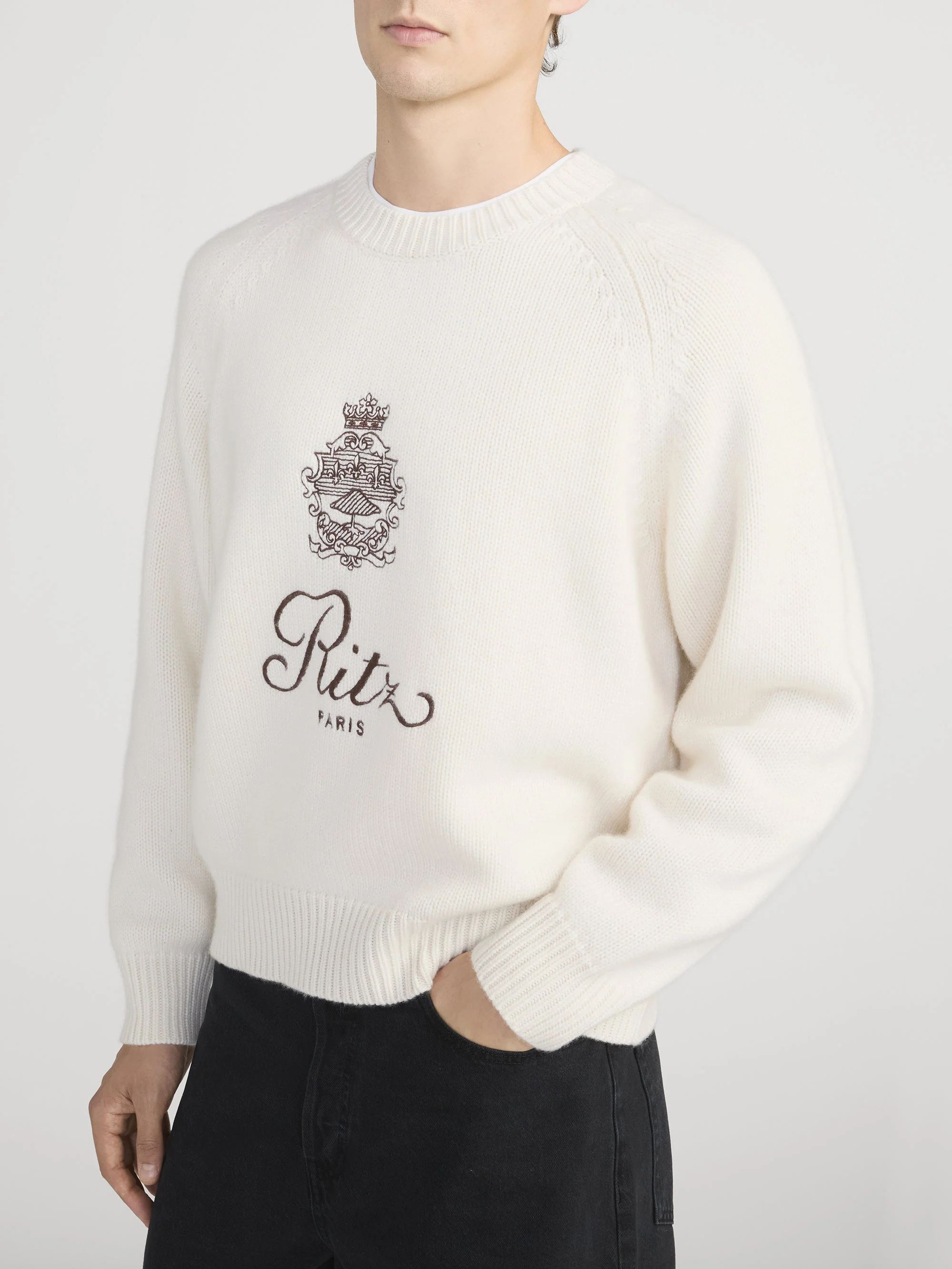 FRAME - Ritz Unisex Cashmere Sweater - Image 6