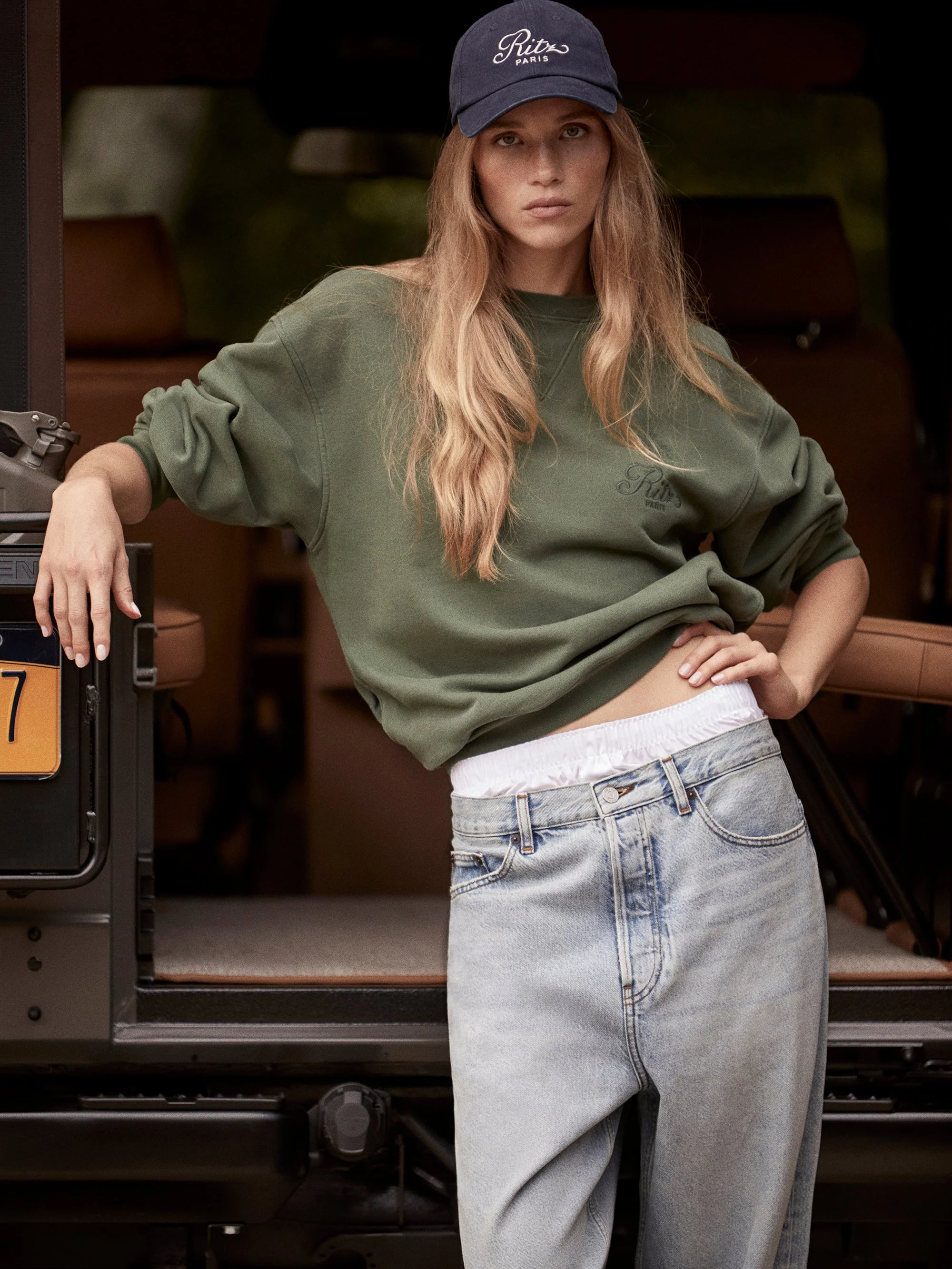 FRAME - Ritz Unisex Tonal Logo Crewneck - Image 2