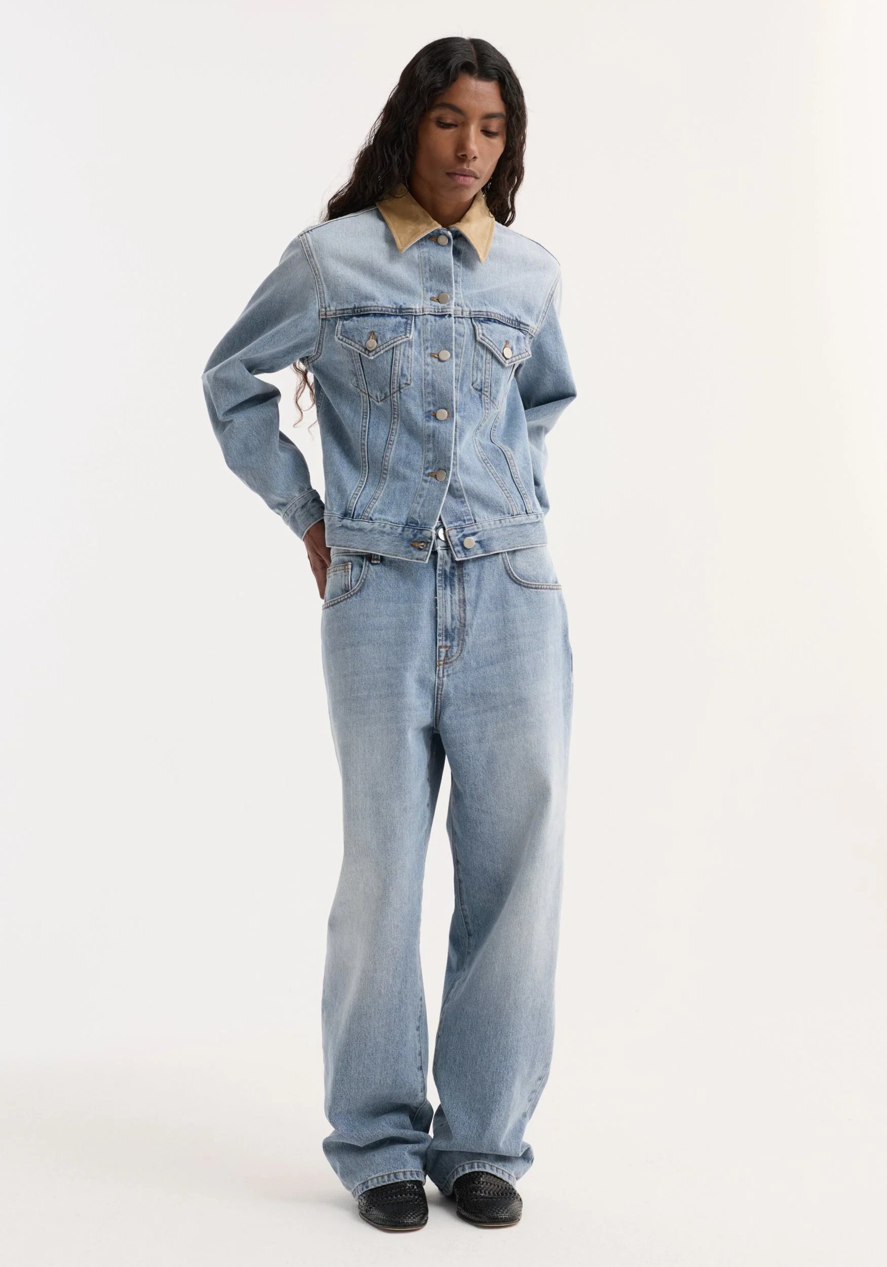 ROHE - Suede collar fitted denim jacket | classic blue