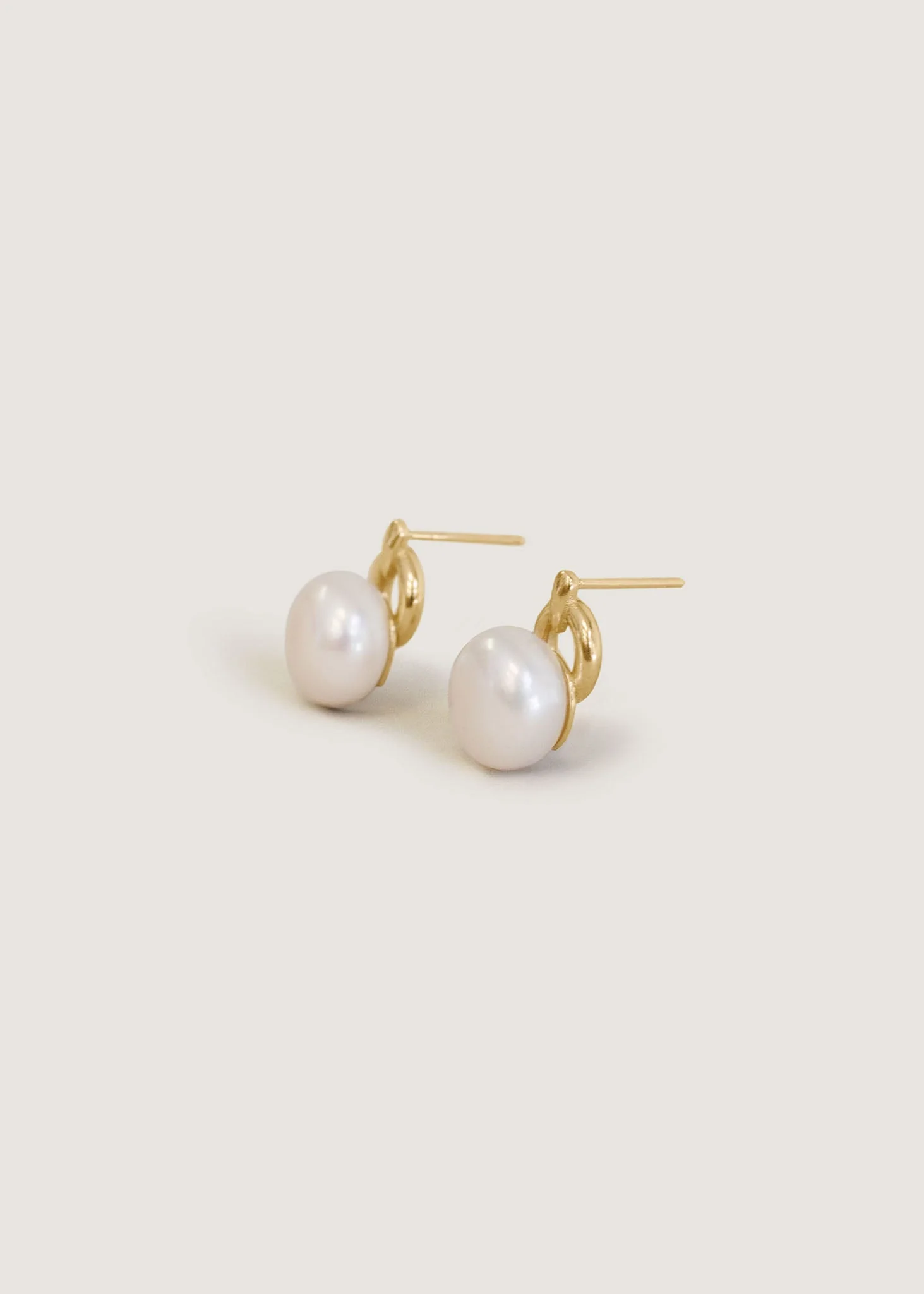 Kinn - Rose Pearl Earrings Gold - Image 3
