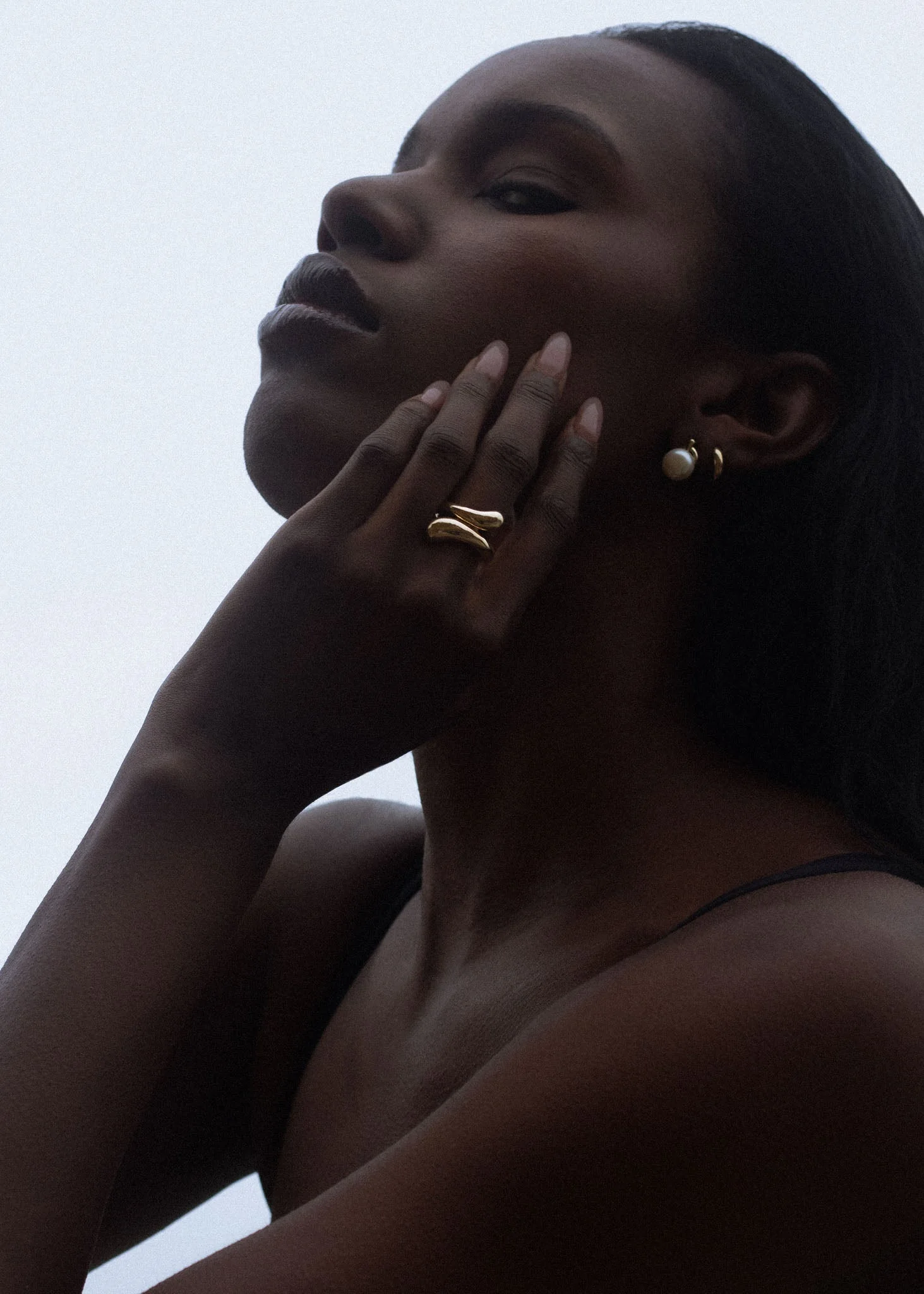 Kinn - Rose Pearl Earrings Gold - Image 5