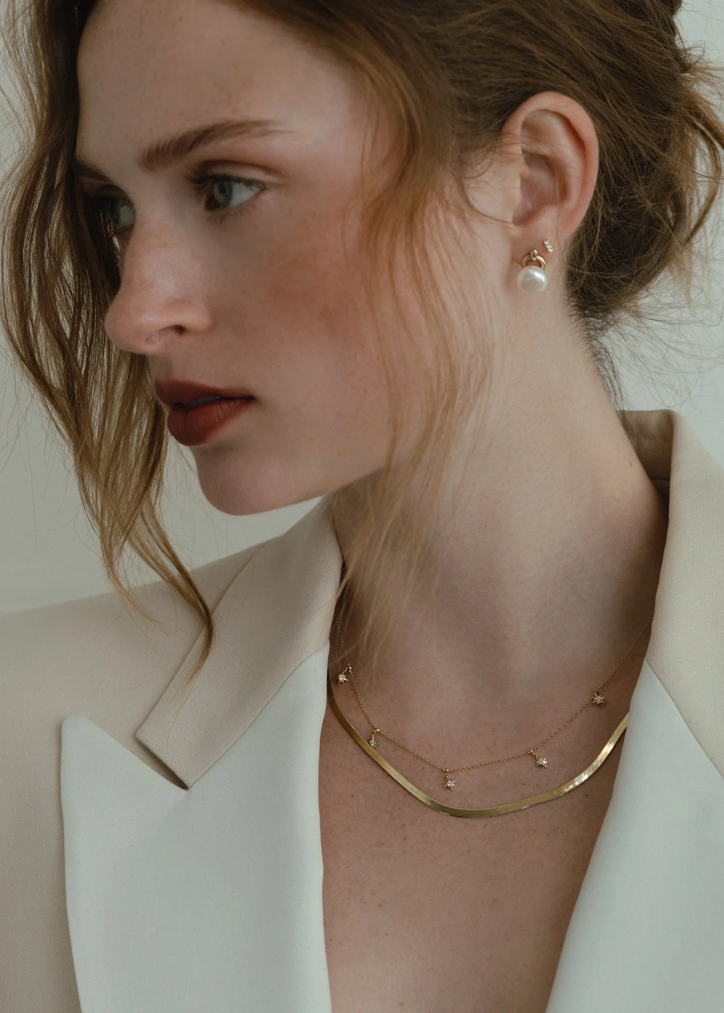 Kinn - Rose Pearl Earrings Gold - Image 9
