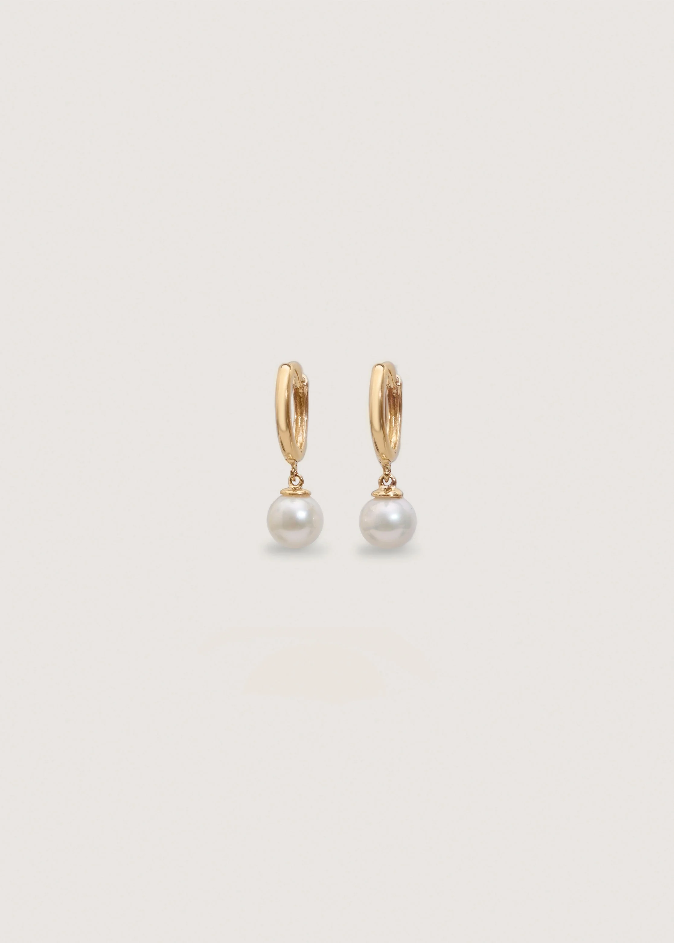 Kinn - Round Pearl Huggie Earrings