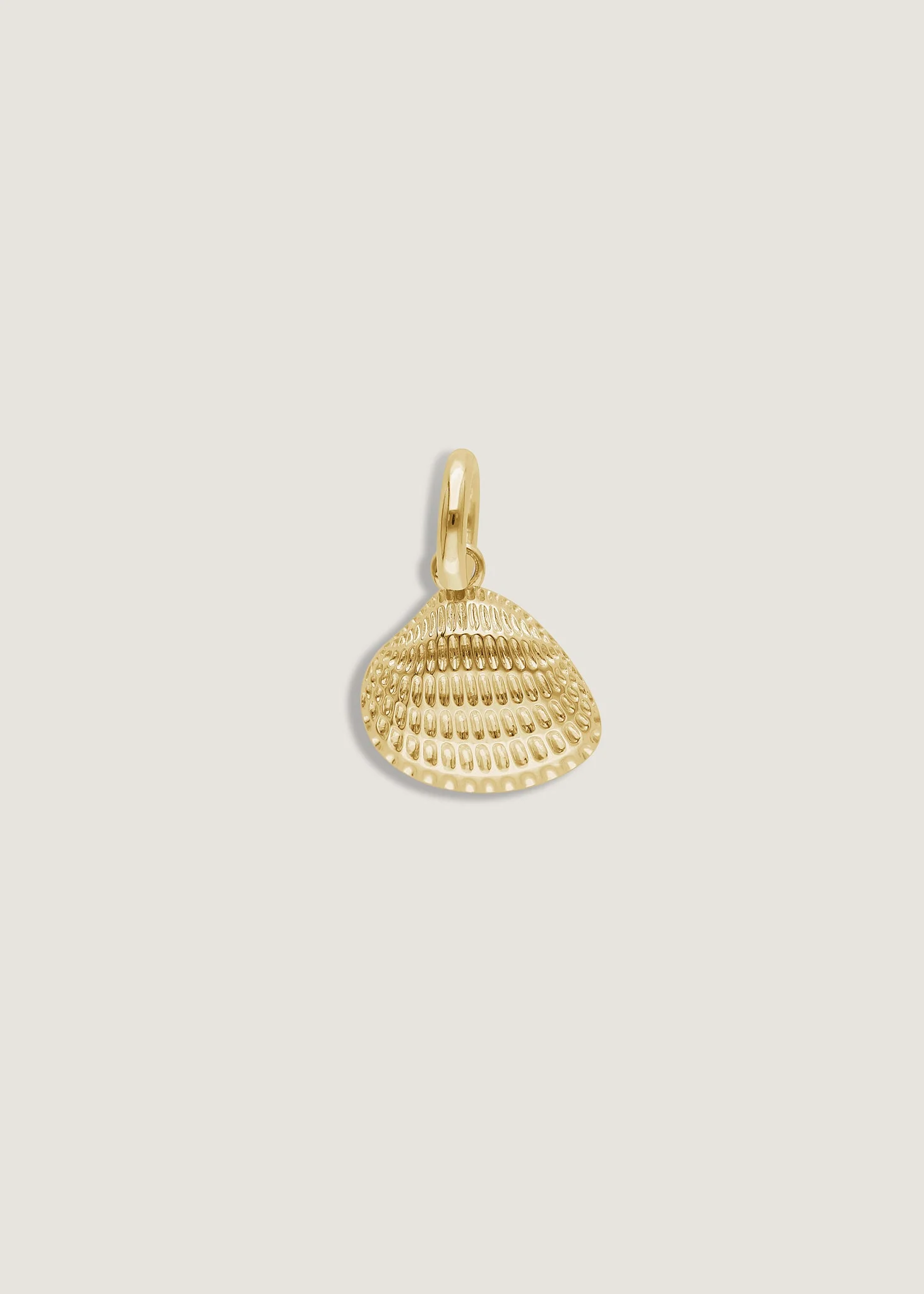Kinn - Scallop Shell Charm
