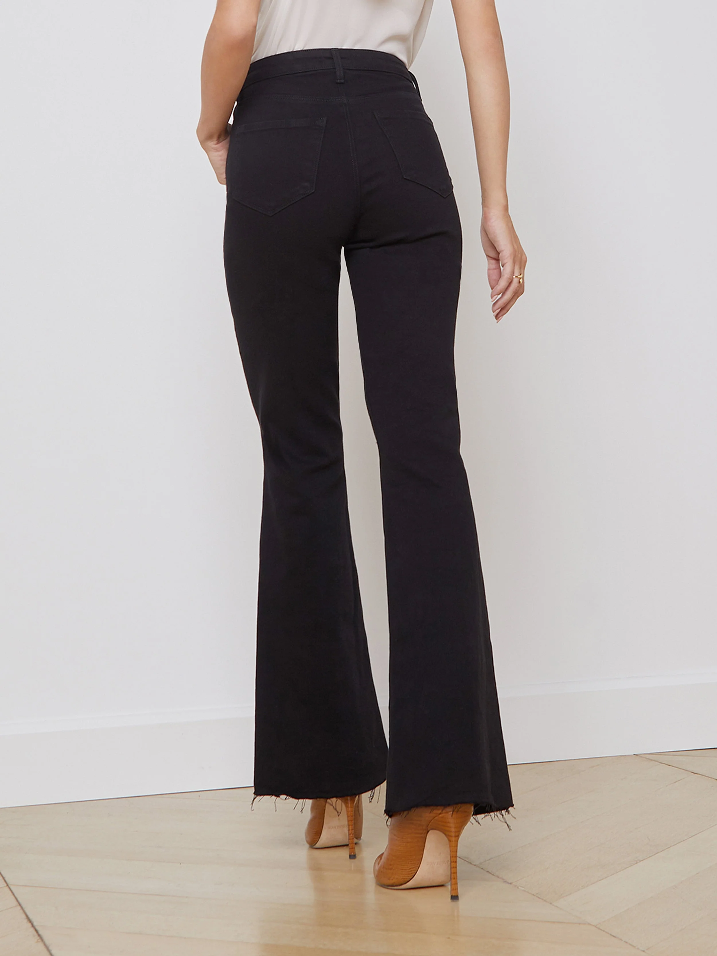 L'AGENCE - Sera Sneaker Flare Jean - Image 9