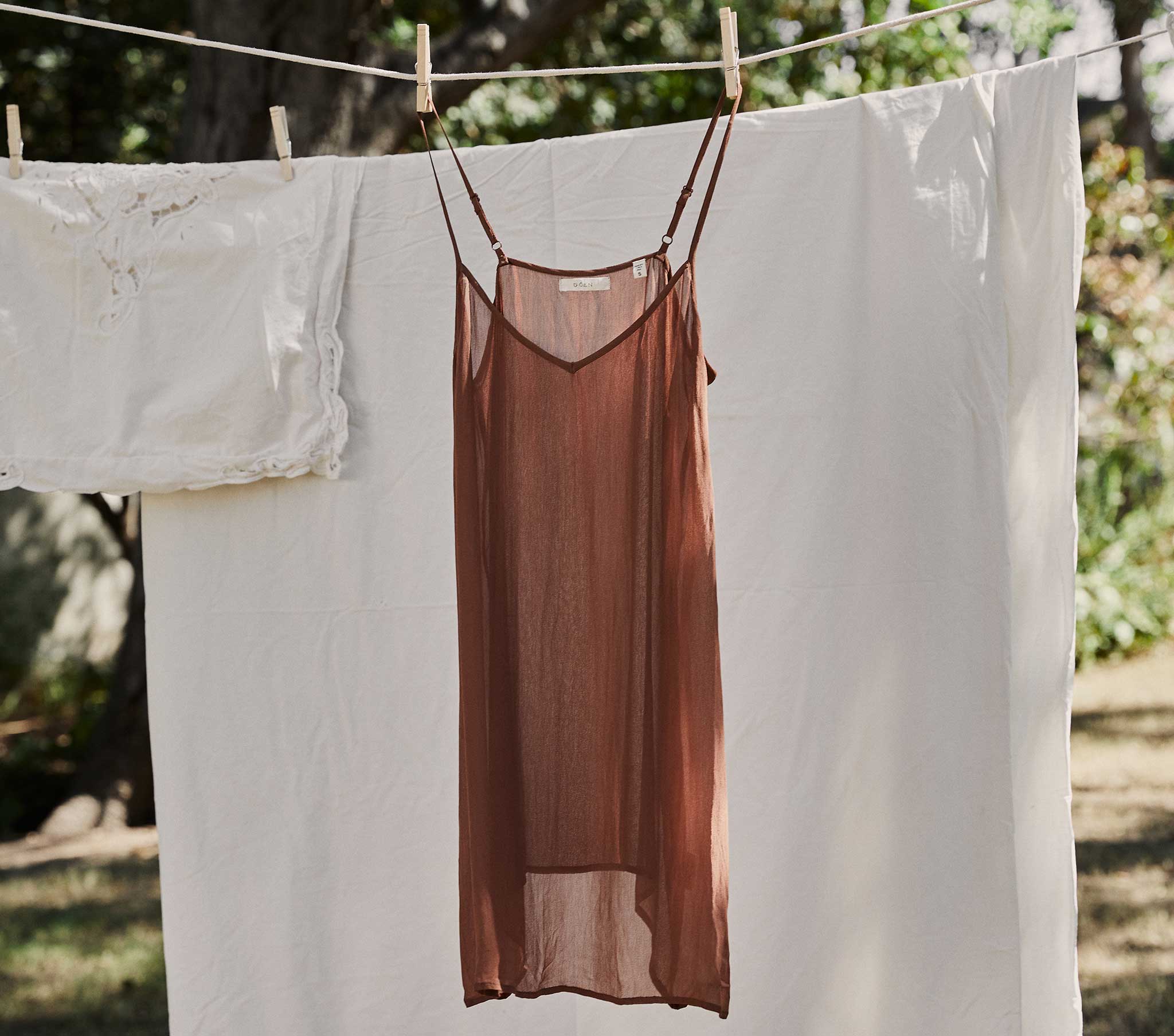 DOEN - SHORT DEEP V - NECK SLIP