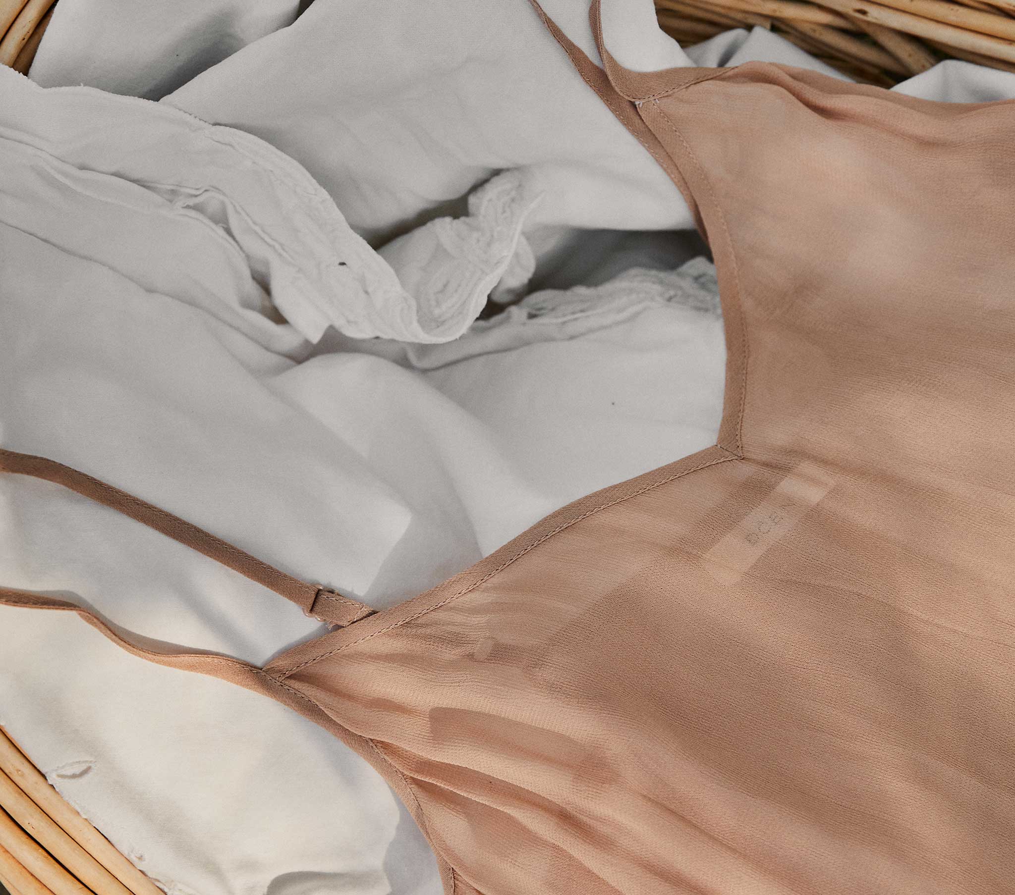 DOEN - SHORT DEEP V - NECK SLIP - Image 2