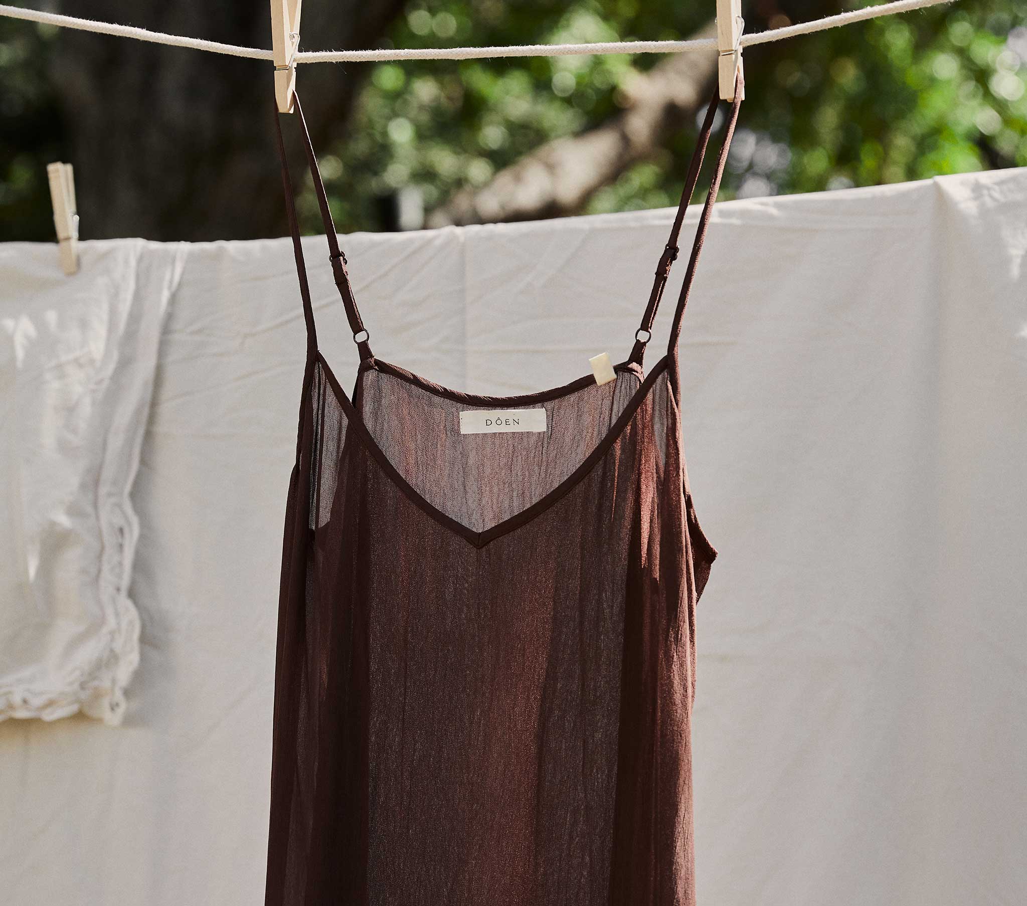 DOEN - SHORT DEEP V - NECK SLIP - Image 2