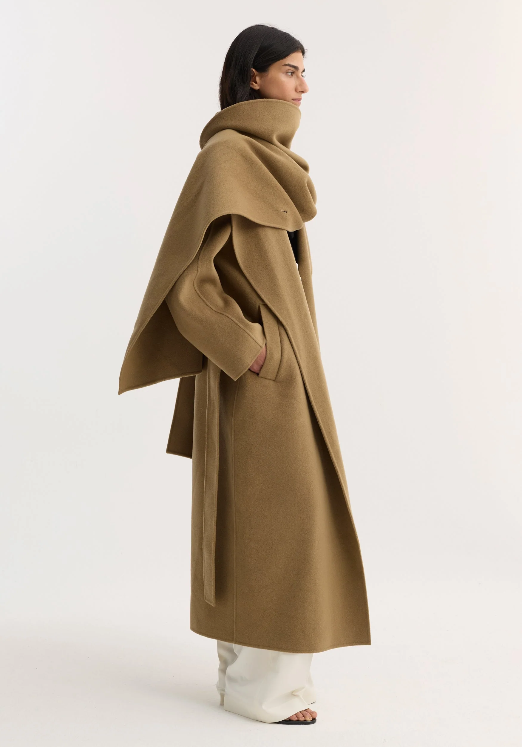 ROHE - Signature double - faced scarf coat | camel - Image 4