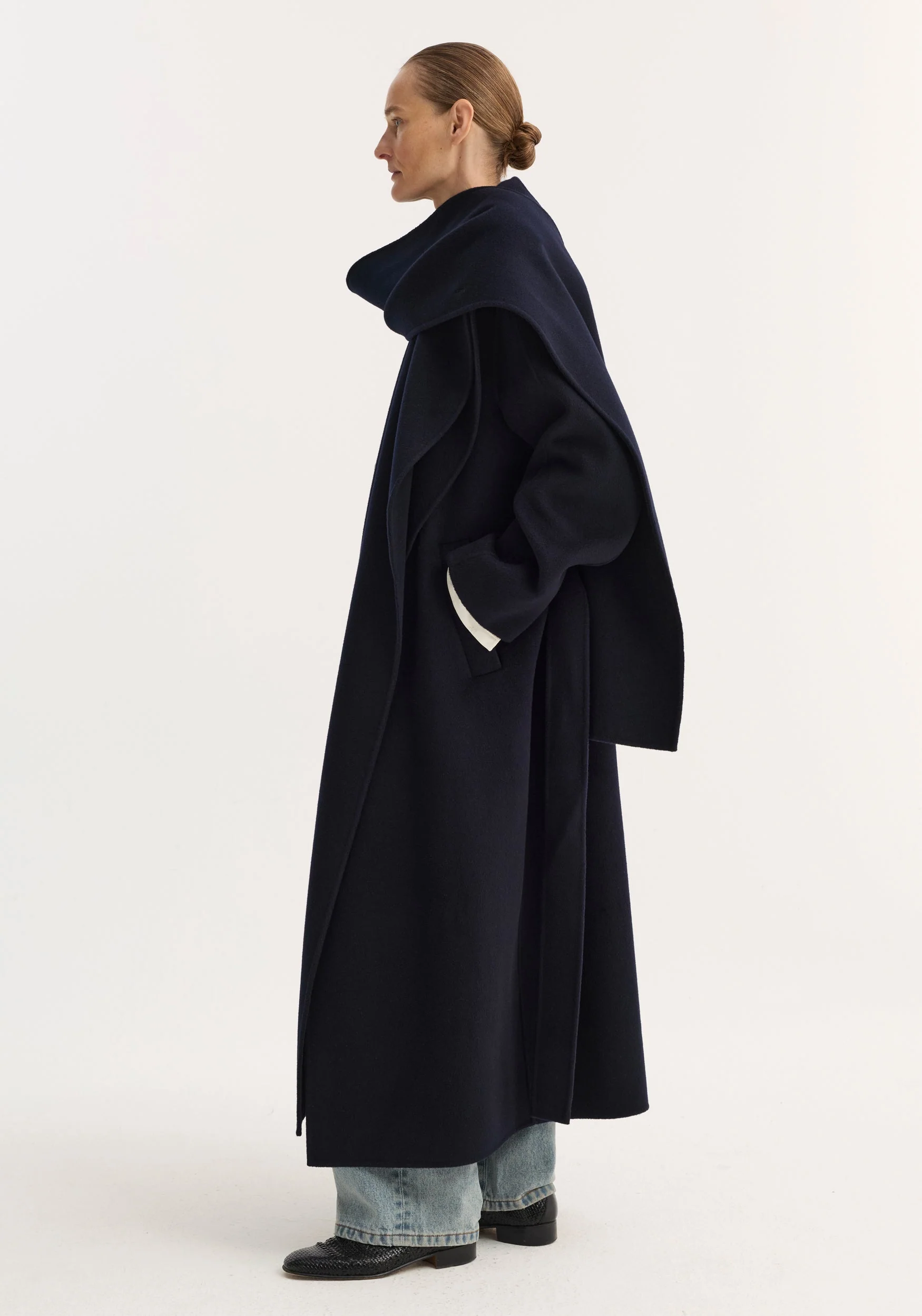 ROHE - Signature double - faced scarf coat | navy - Image 5