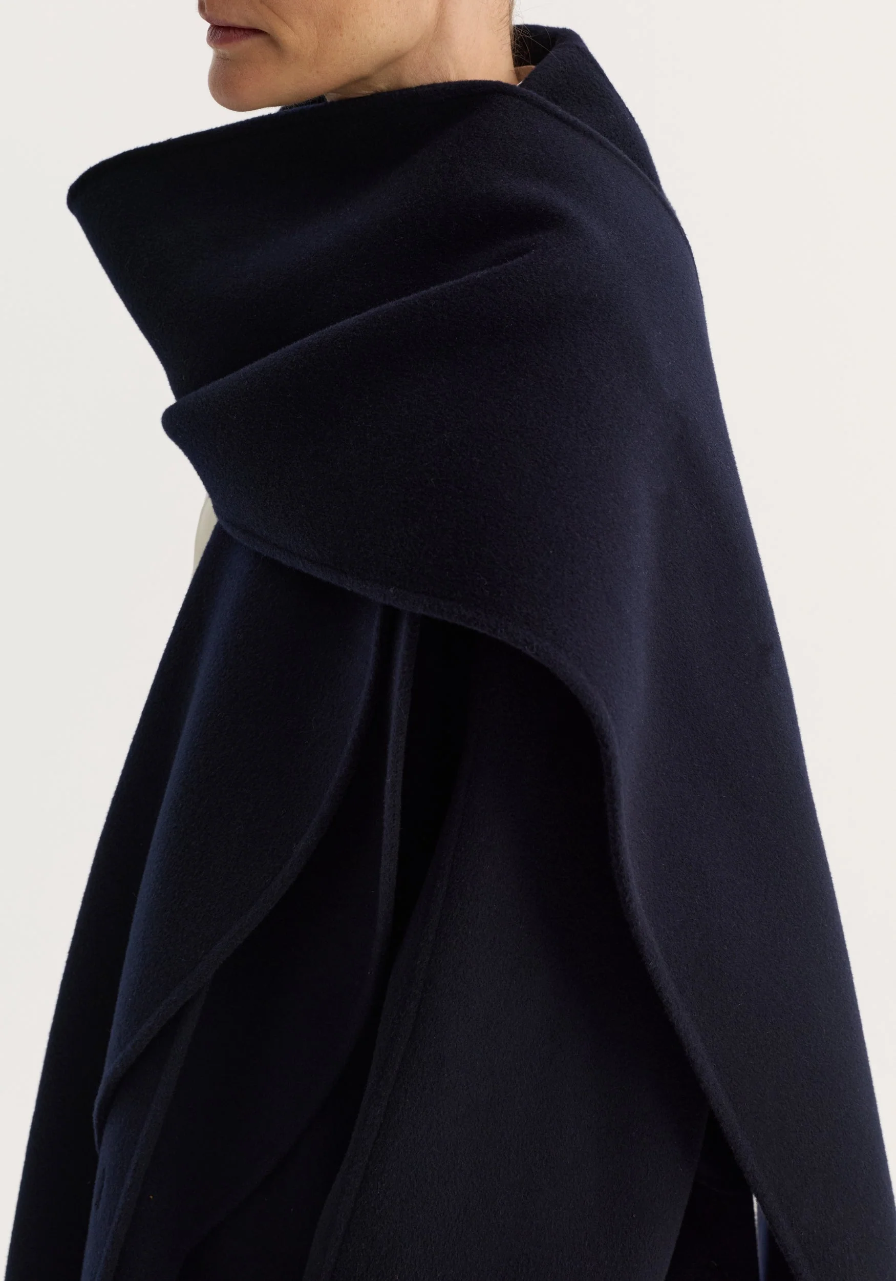 ROHE - Signature double - faced scarf coat | navy - Image 6