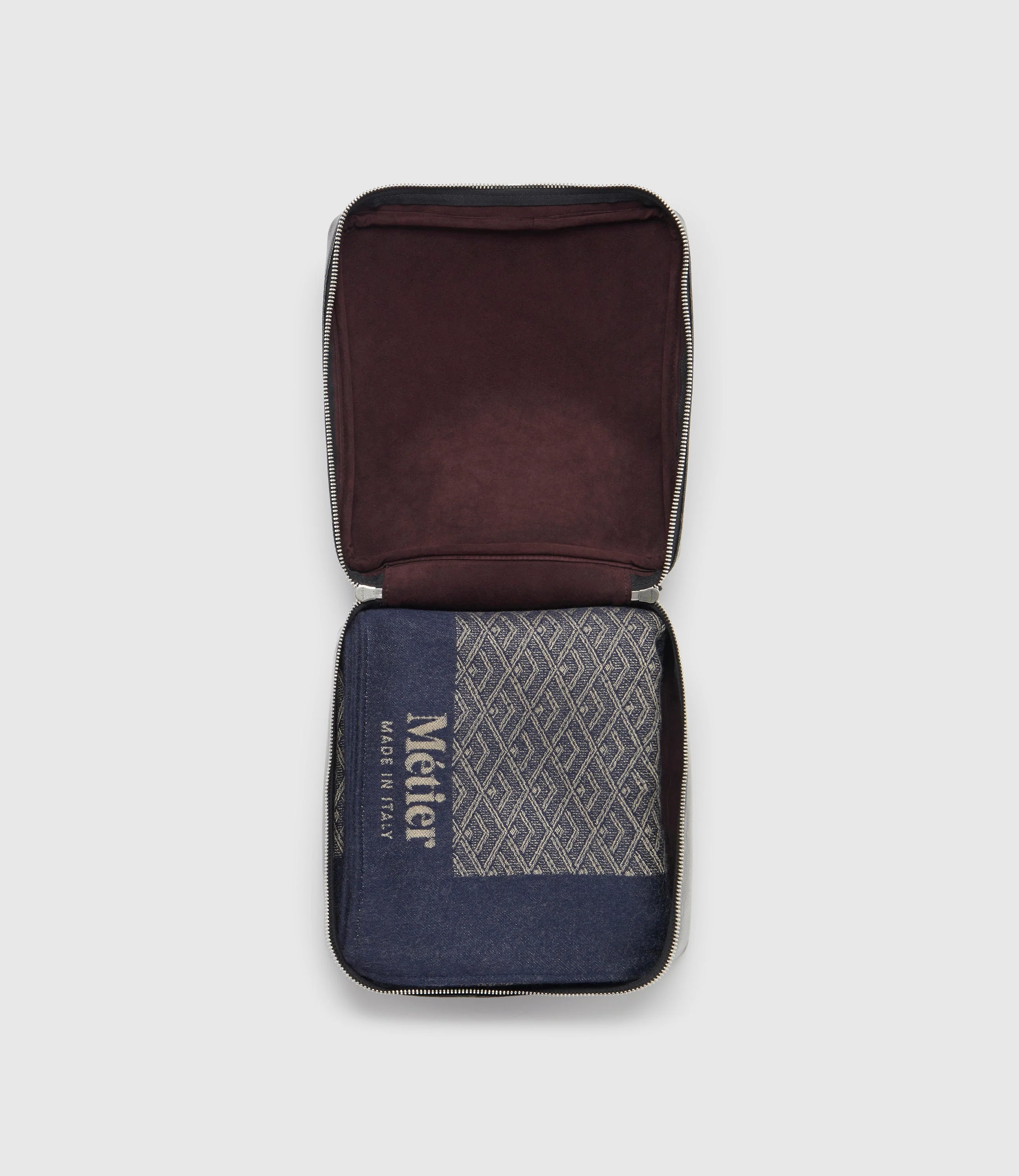 Metier - Small Cashmere Throw Navy and Natural - Image 5